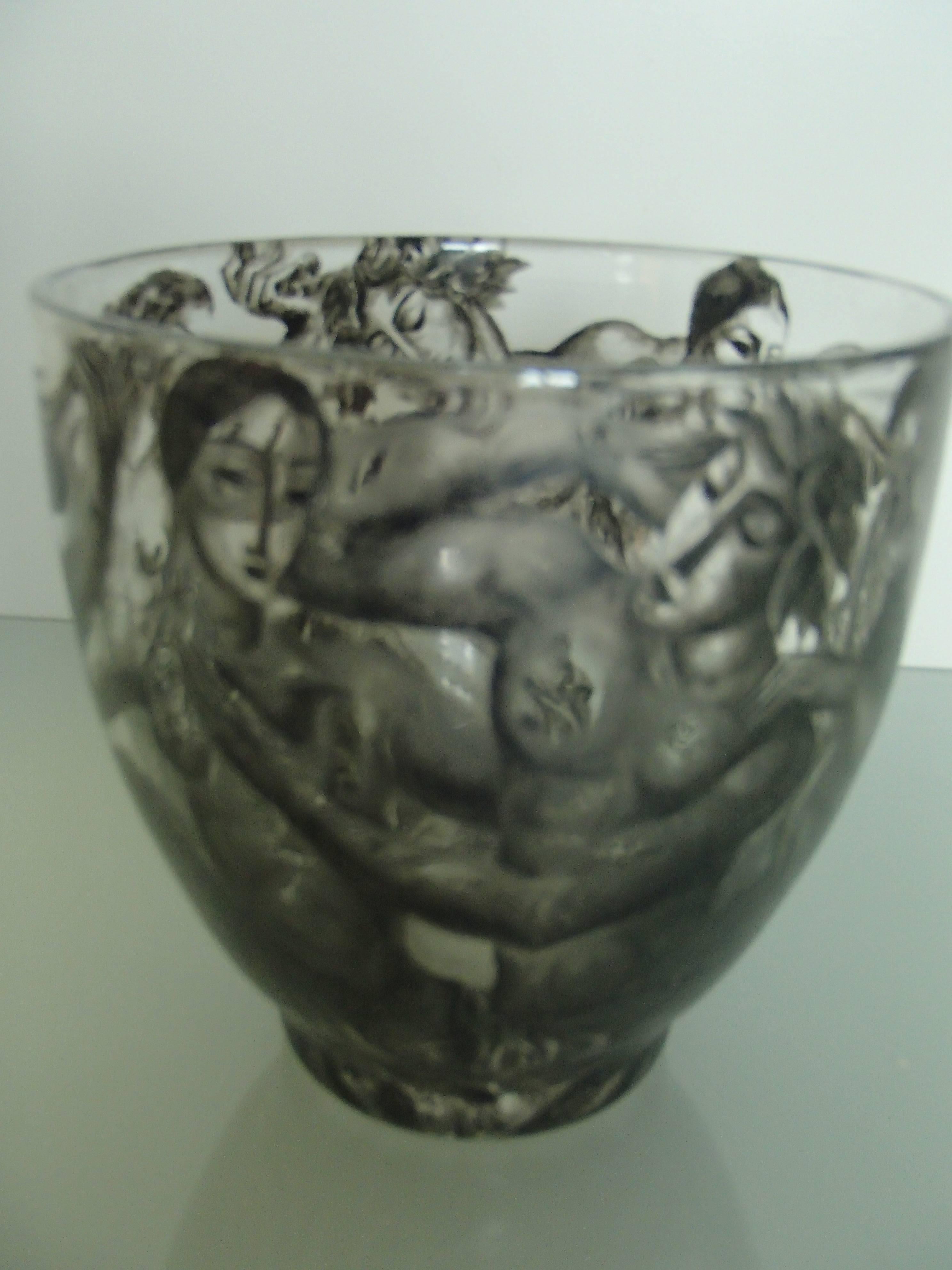 Bauhaus bowl with black cubistic greac romain figures  3
