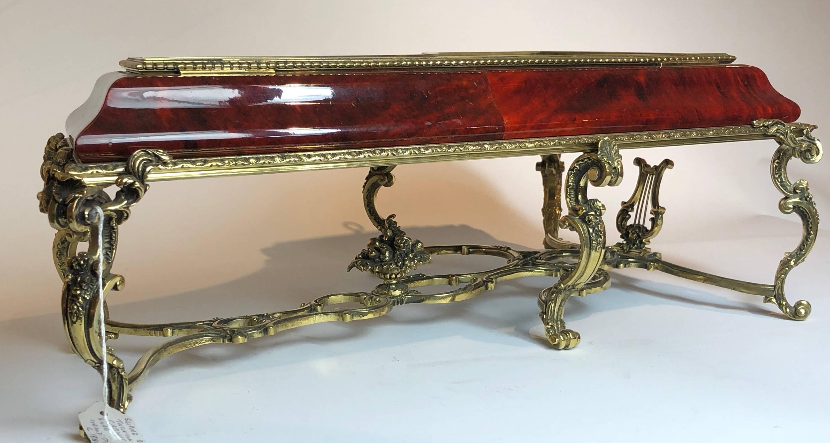 Faux Tortoiseshell and Ormolu Tabletop Vitrine in the Form of a Grand Piano In Excellent Condition In London, GB