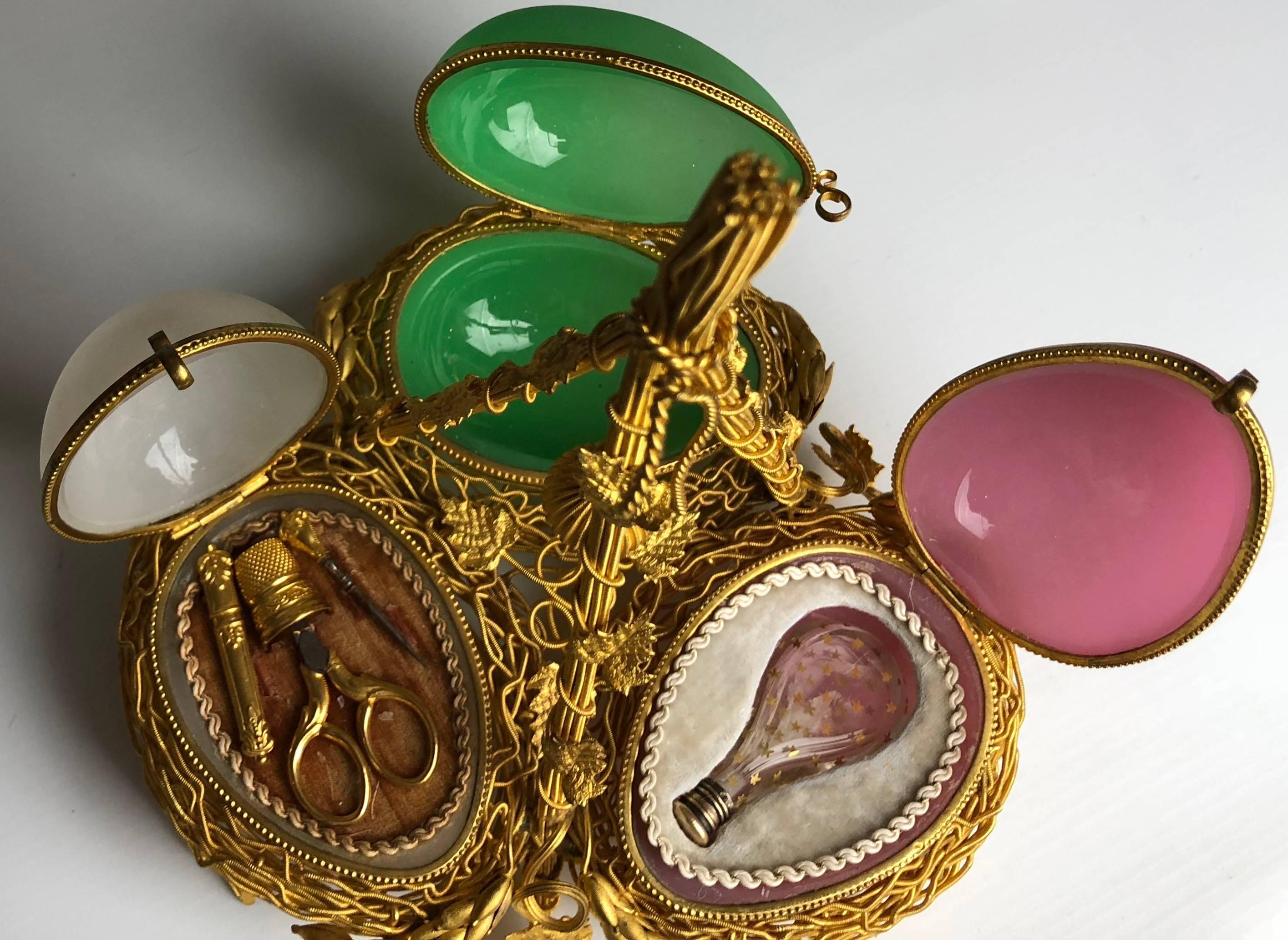 Early 19th Century Palais Royale Ladies Necessaire Etui, Opaline and Ormolu In Excellent Condition In London, GB