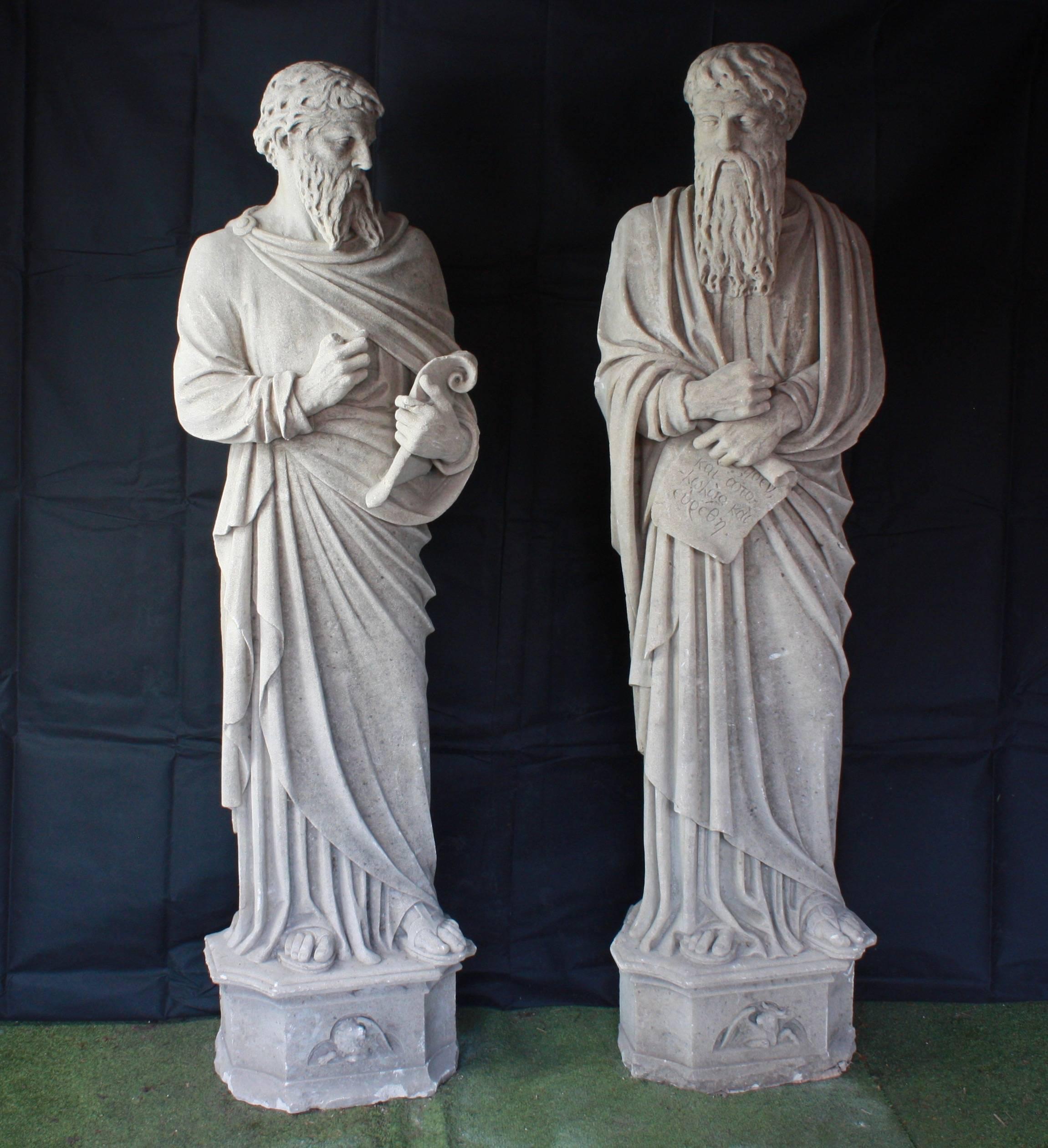 Monumentales Paar Steinstatuen von Heiligen aus dem frühen 19. Jahrhundert im Zustand „Gut“ im Angebot in London, GB