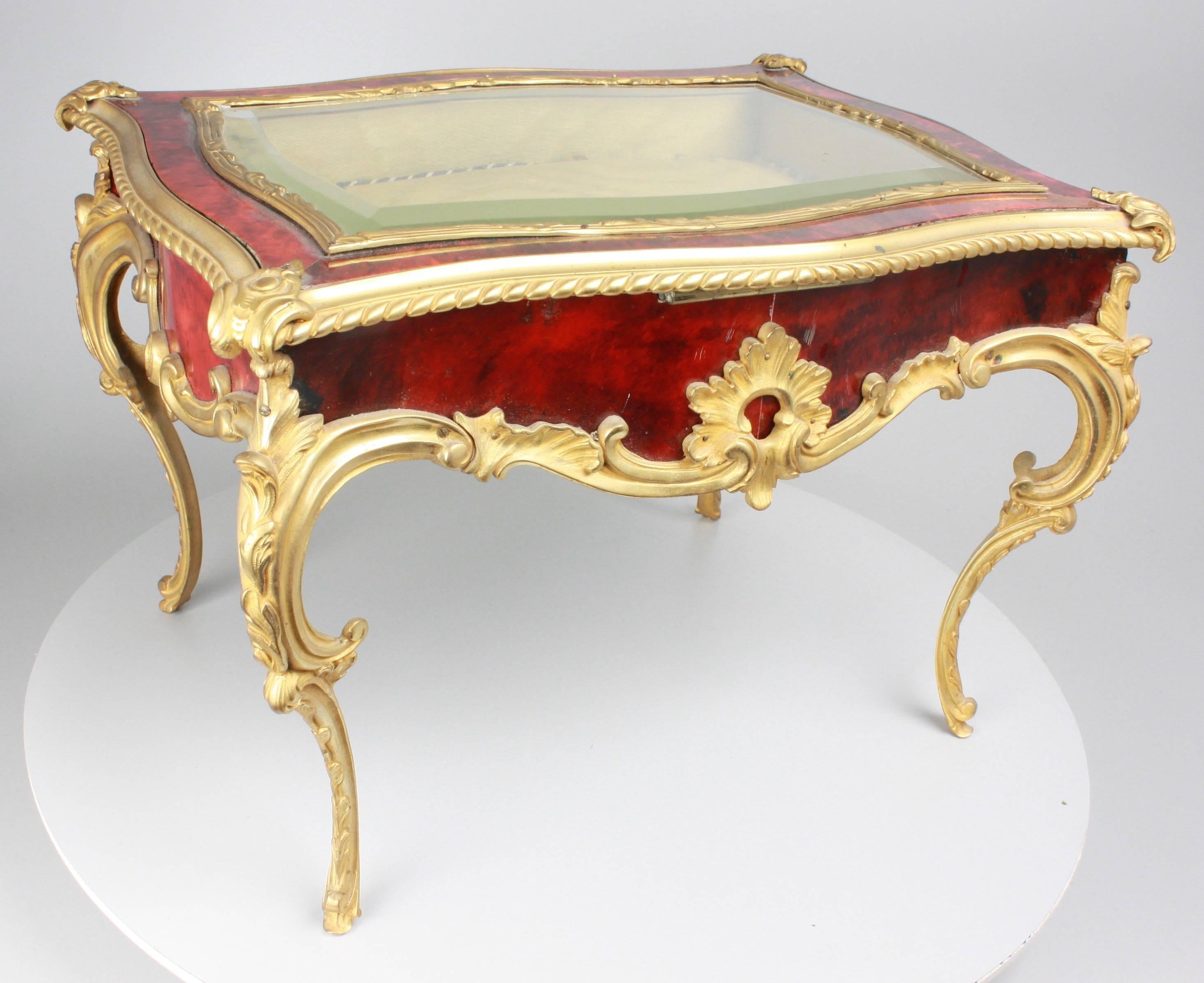 French Mid-19th Century Faux Tortoiseshell and Ormolu Tabletop Vitrine, circa 1860 For Sale