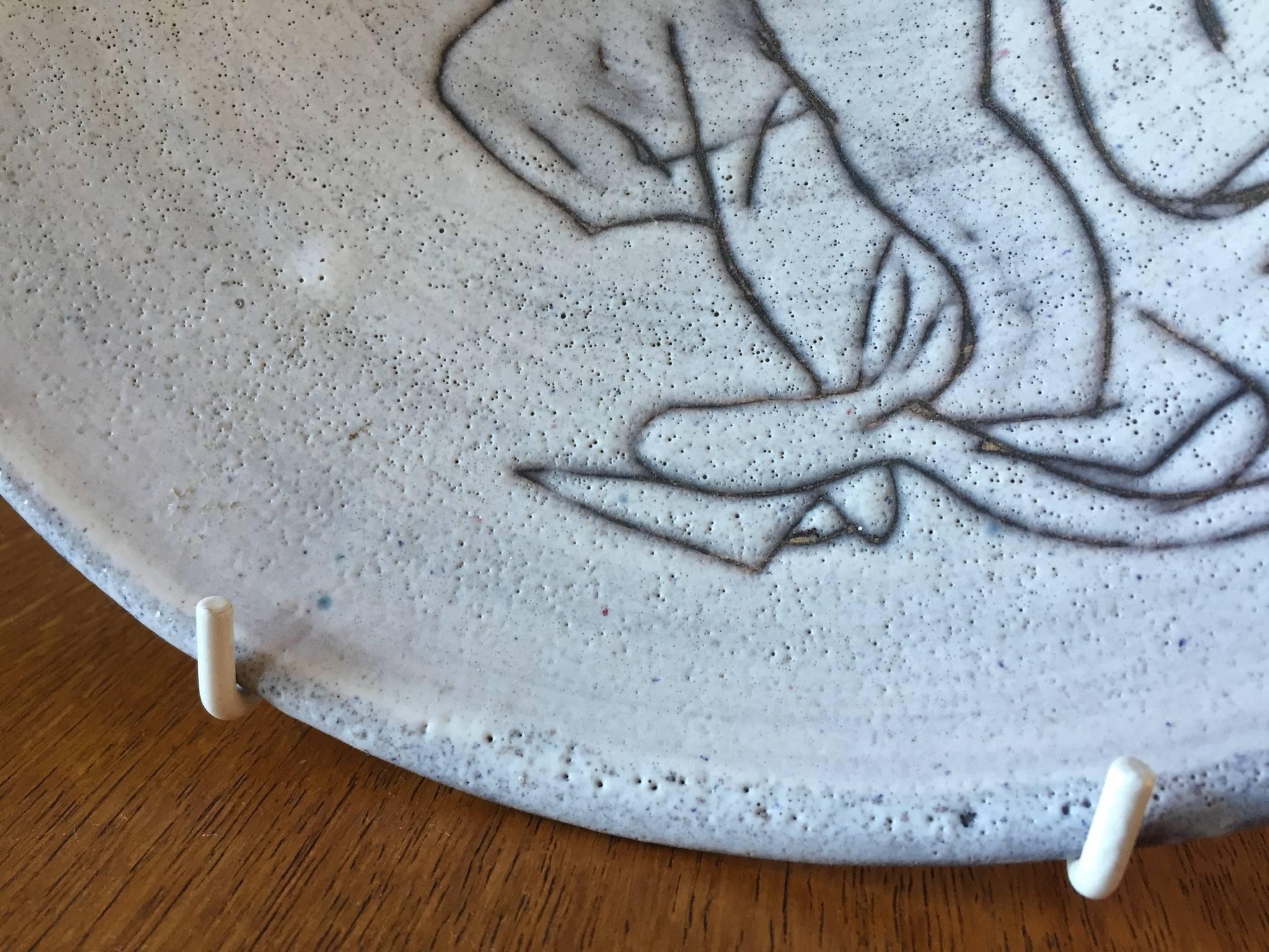 Mid-Century Modern Roger Capron Vallauris Early Period Classical Dish with Sgraffito Work For Sale