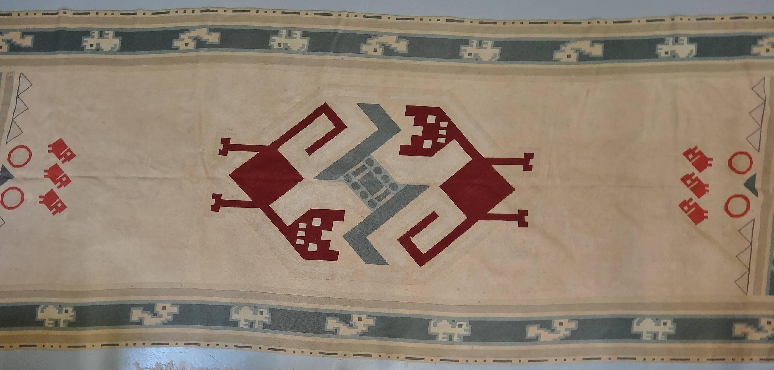 Mid-20th Century American Arts & Crafts Folk Art Large Needlework Rug Tebbetts In Good Condition For Sale In London, GB