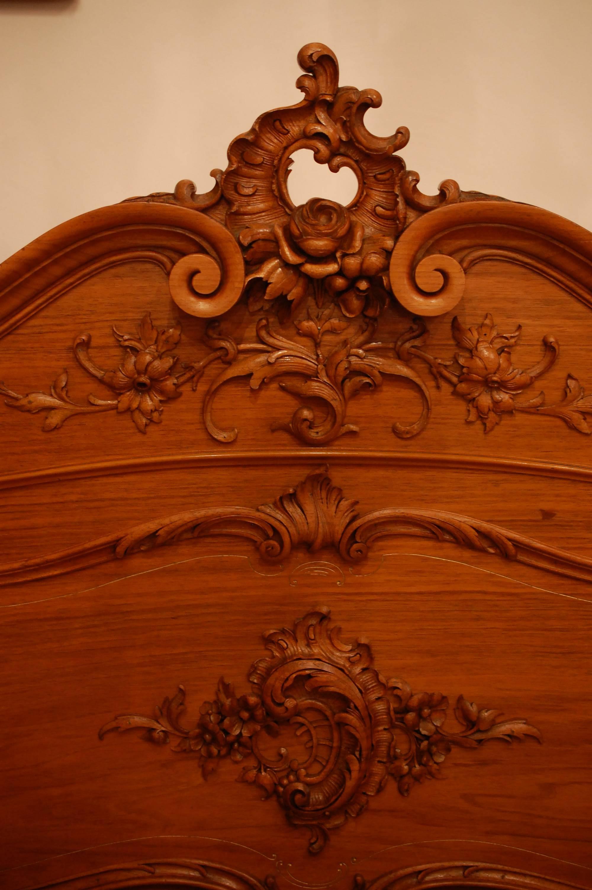 German Blüthner Art Case Piano Baroque-Rococo Sculpted Walnut Case, Gildings, Bronzes