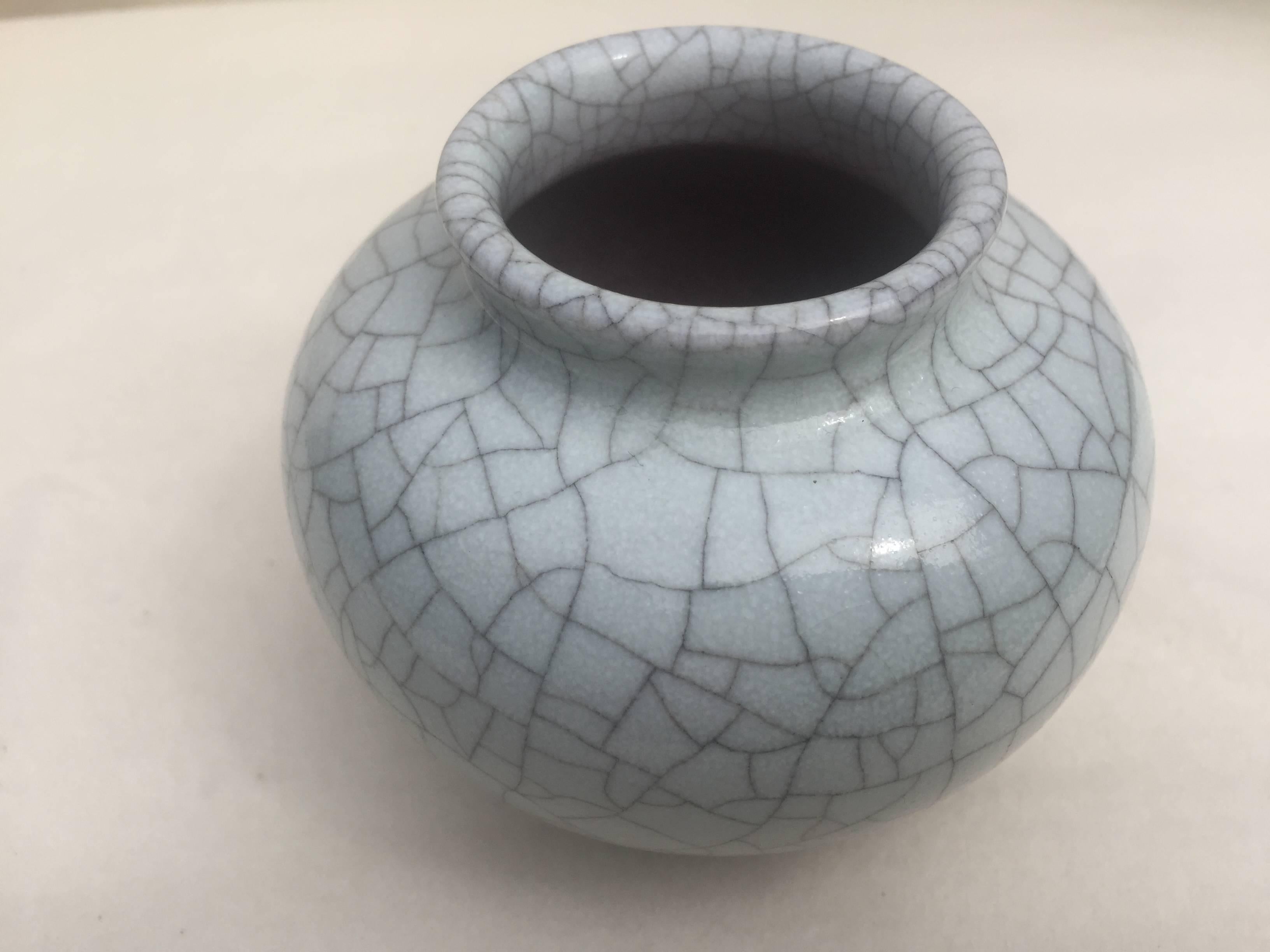 Mid-Century Modern Spherical Vase by Karlsruhe Majolica Glatzle 1970s in Grey Crackled Glaze For Sale