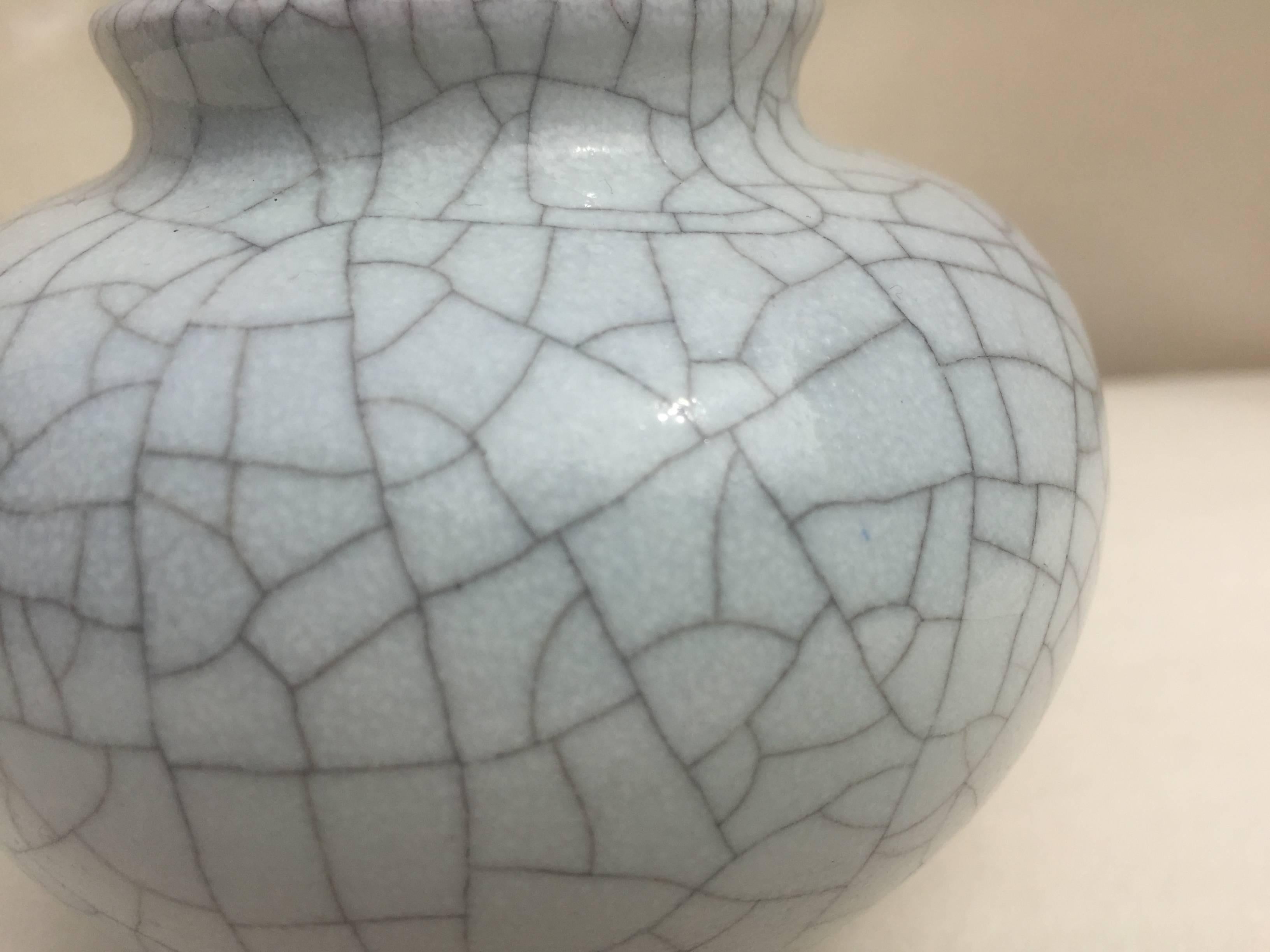 German Spherical Vase by Karlsruhe Majolica Glatzle 1970s in Grey Crackled Glaze For Sale