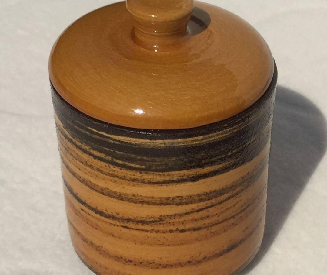 Ceramic Jar Golden-Yellow and Brown Glazed, Arts and Craft, Germany, 1960s In Excellent Condition For Sale In Ettlingen, Baden-Wurttemberg