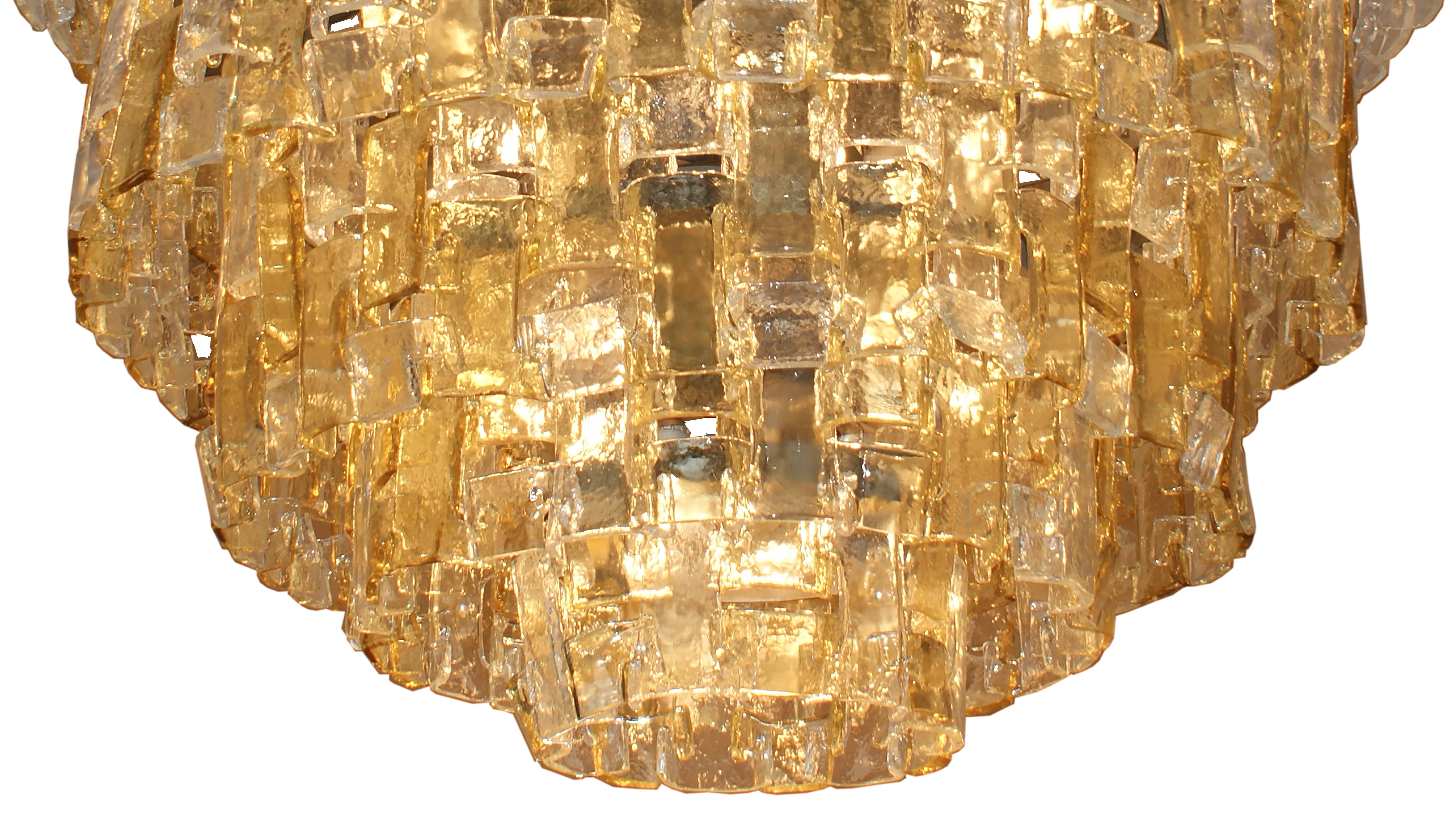 Mazzega Chandelier, circa 1960 Murano, Italy In Excellent Condition For Sale In Milan, IT