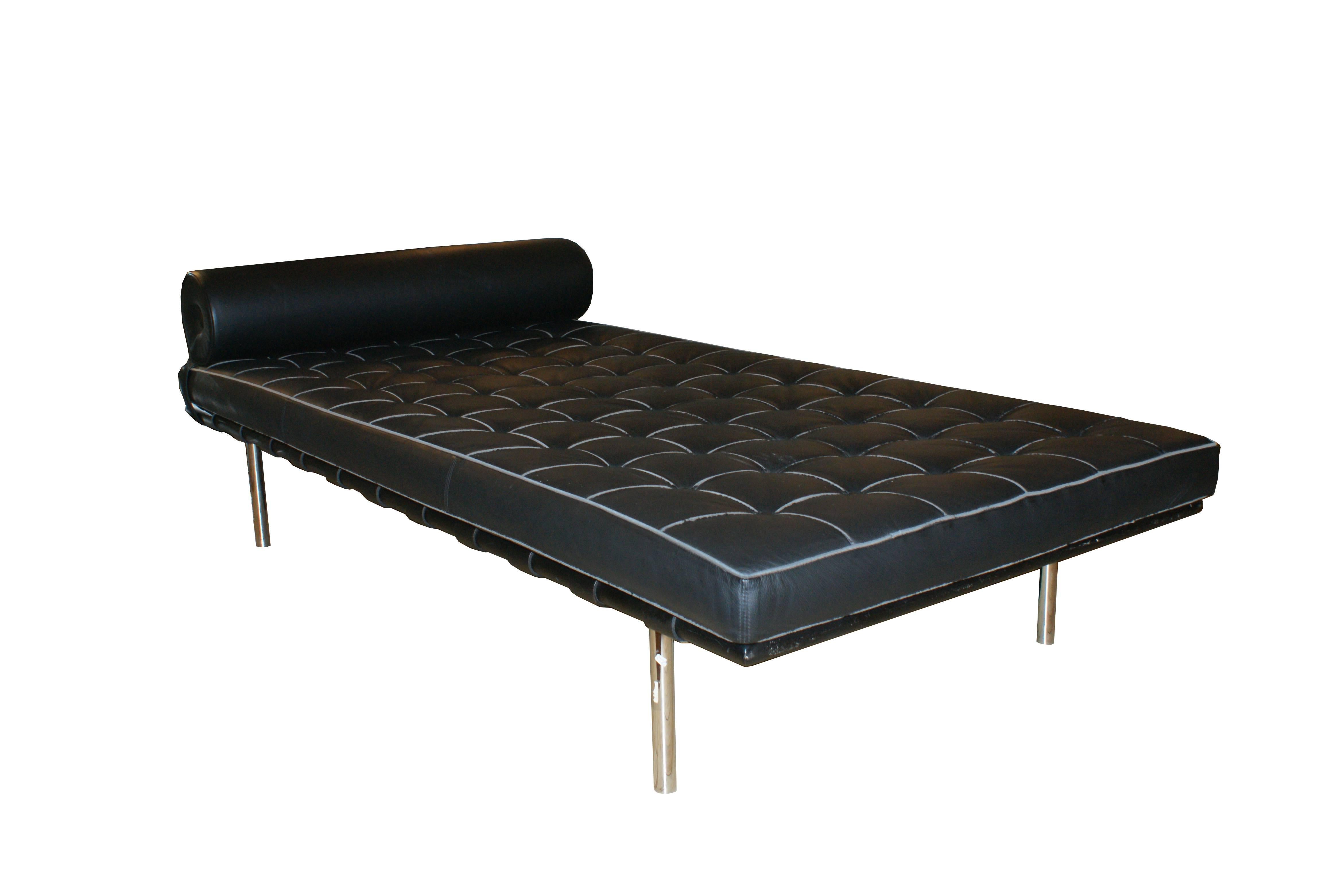 The Barcelona daybed was designed as early as 1929 by Ludwig Mies van der Rohe and is a design Classic by label Knoll International. Made in iron and black leather, is a very popular must-have for all the design lovers.