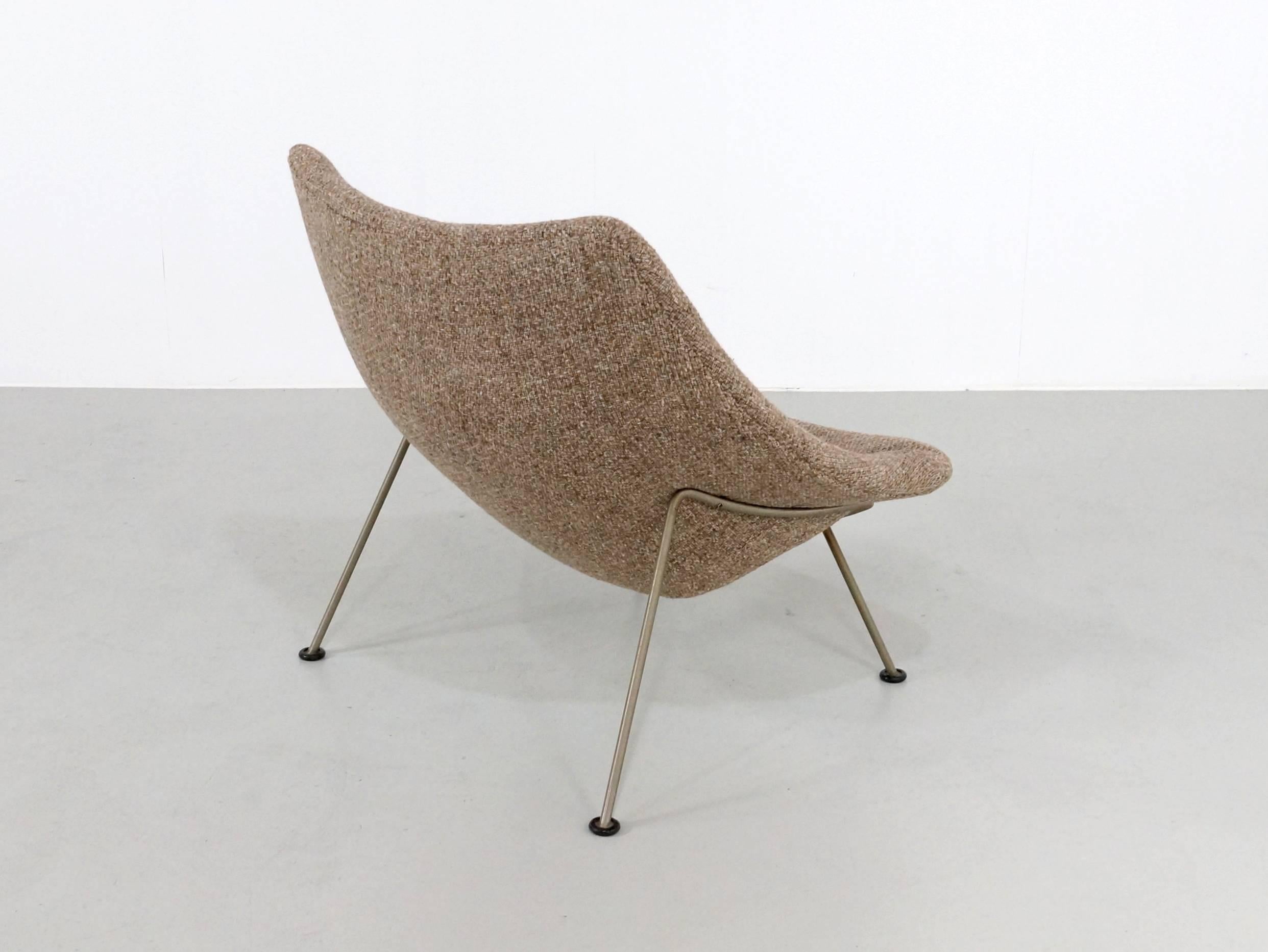Mid-Century Modern Oyster Chair by Pierre Paulin for Artifort