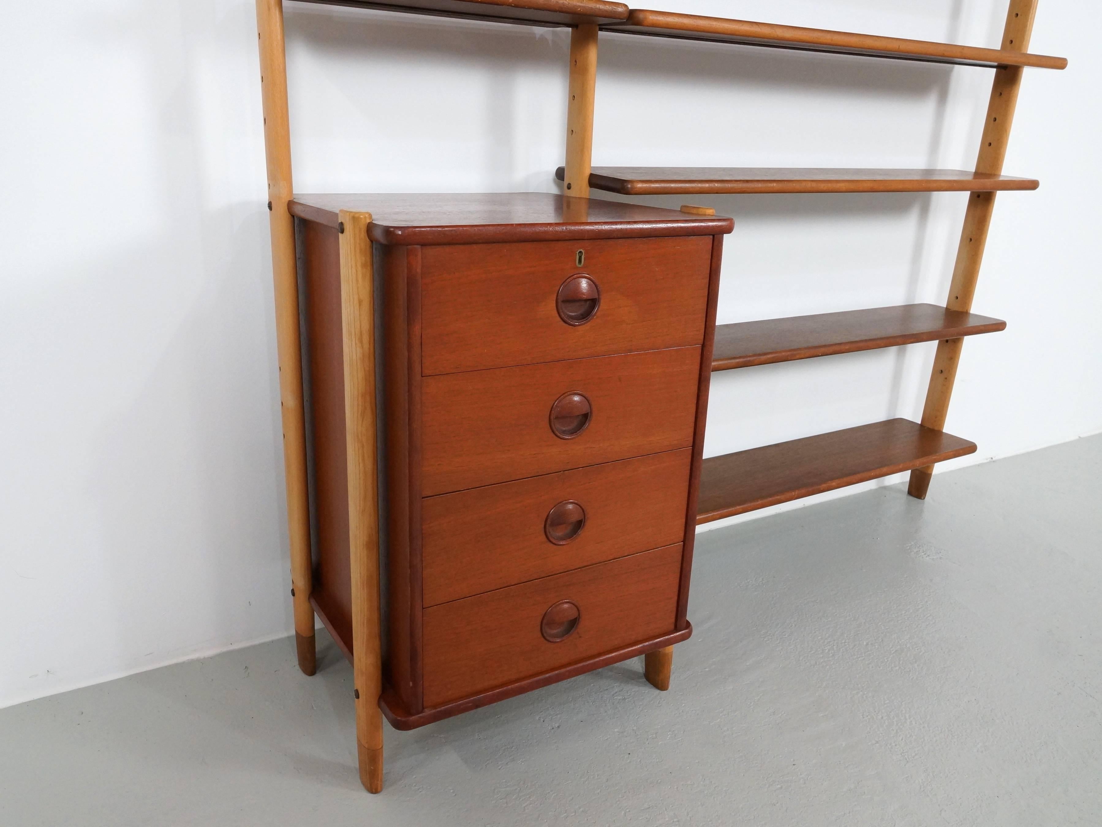 Scandinavian Modern William Watting Shelving Wall Unit with Cabinet for Fristho, 1960s