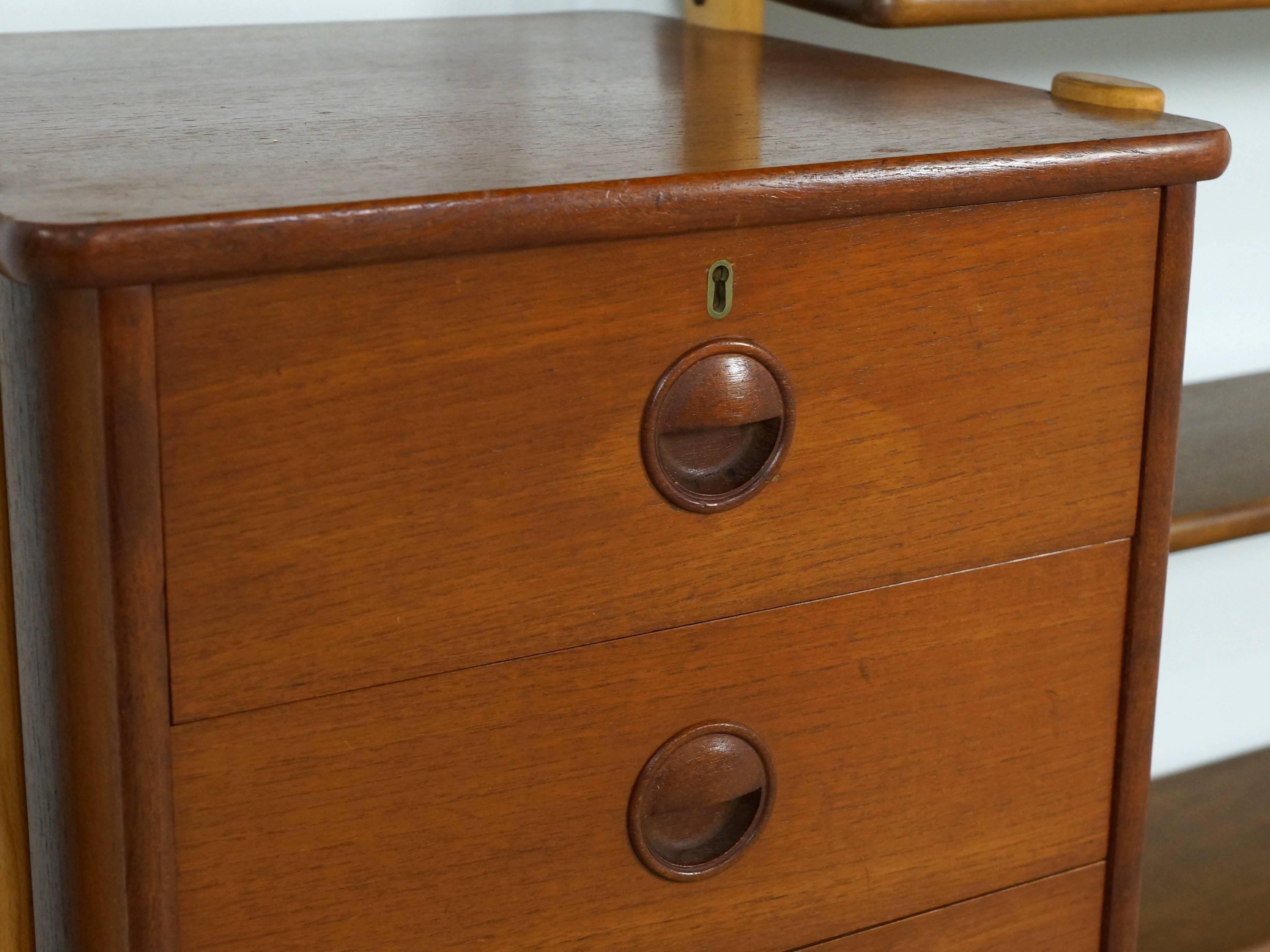 William Watting Shelving Wall Unit with Cabinet for Fristho, 1960s In Good Condition In 's Heer Arendskerke, NL