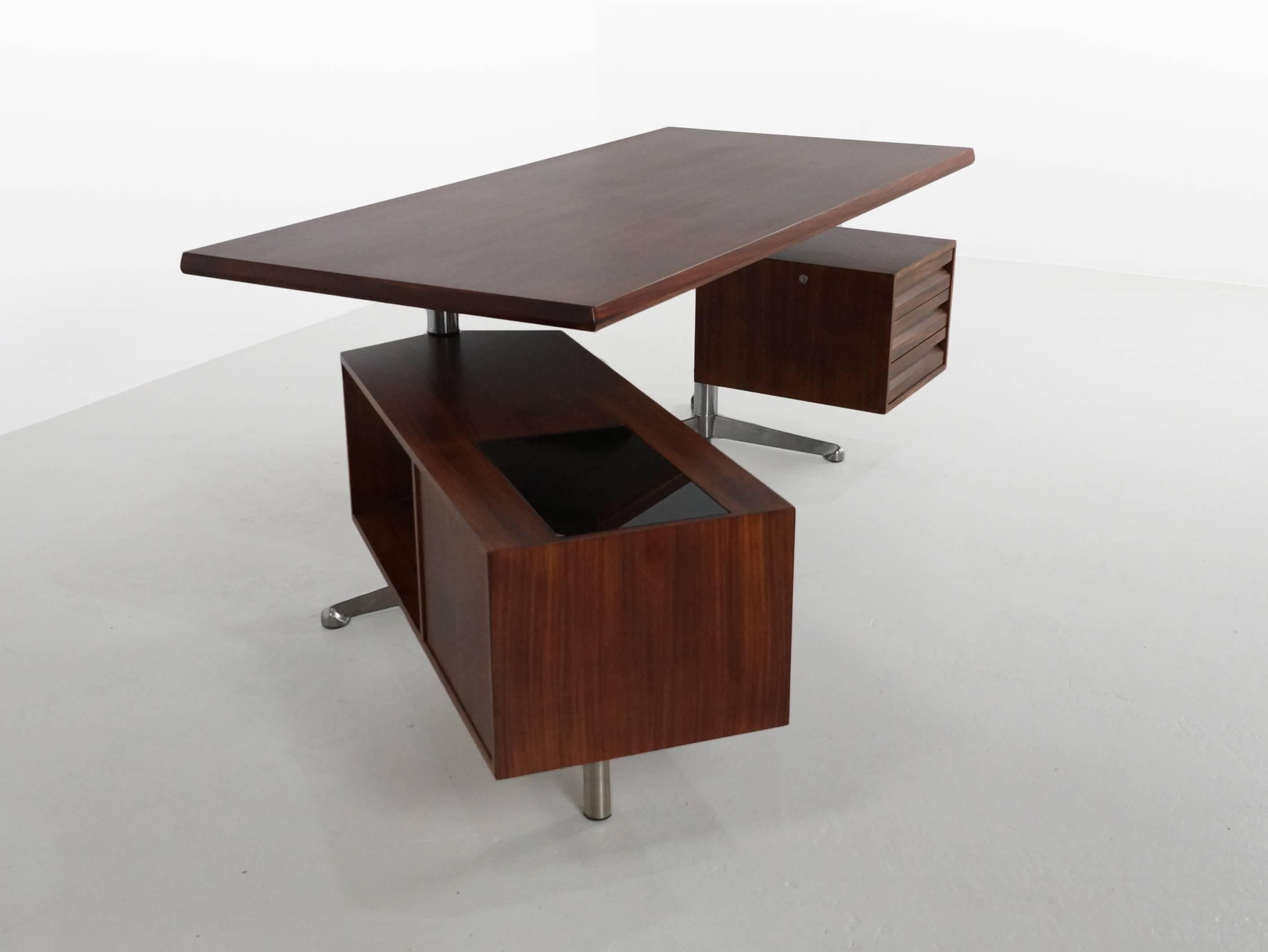 Mid-Century Modern Osvaldo Borsani executive rosewood desk model T96 for Tecno, 1950s