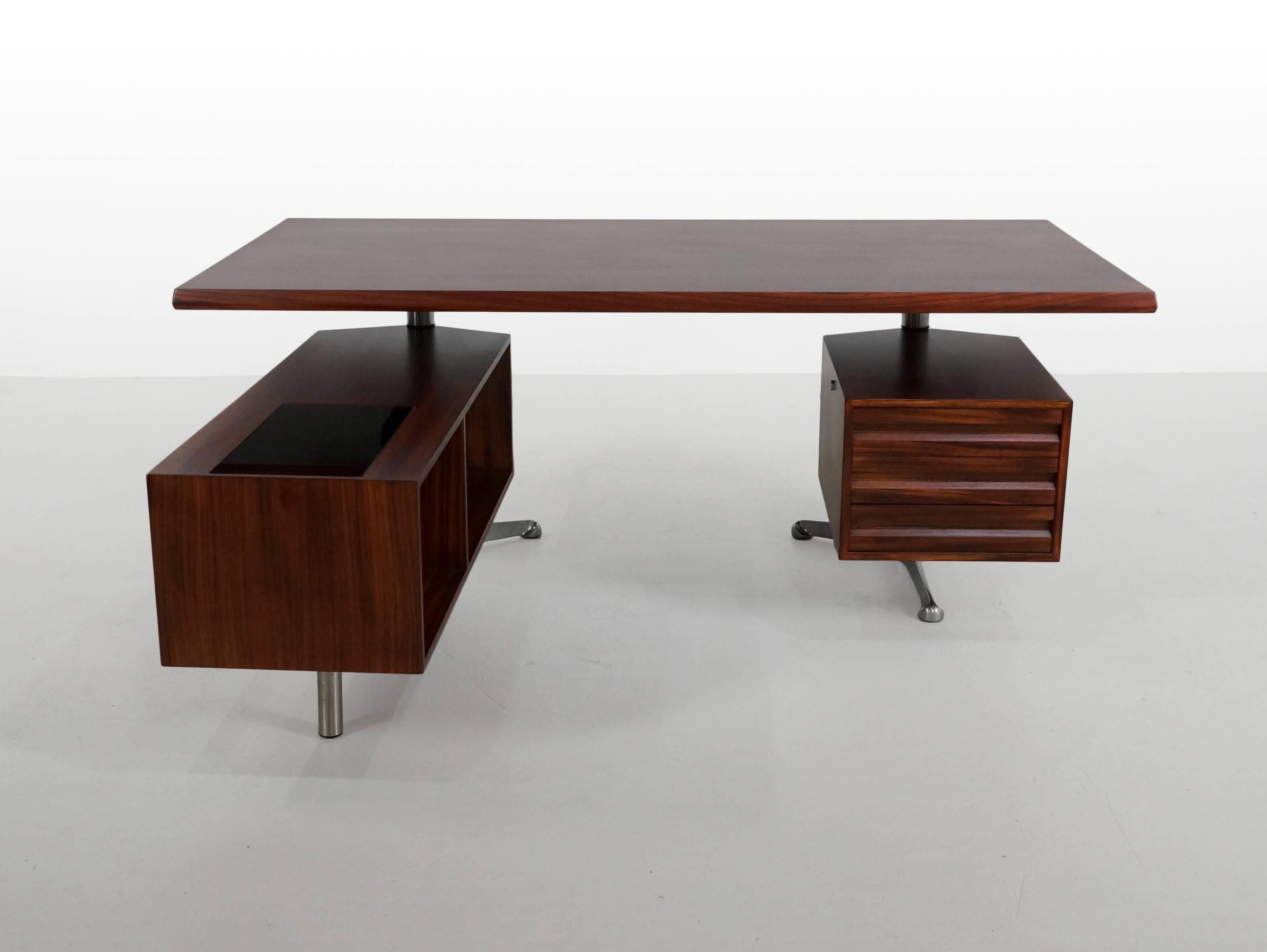 Italian Osvaldo Borsani executive rosewood desk model T96 for Tecno, 1950s