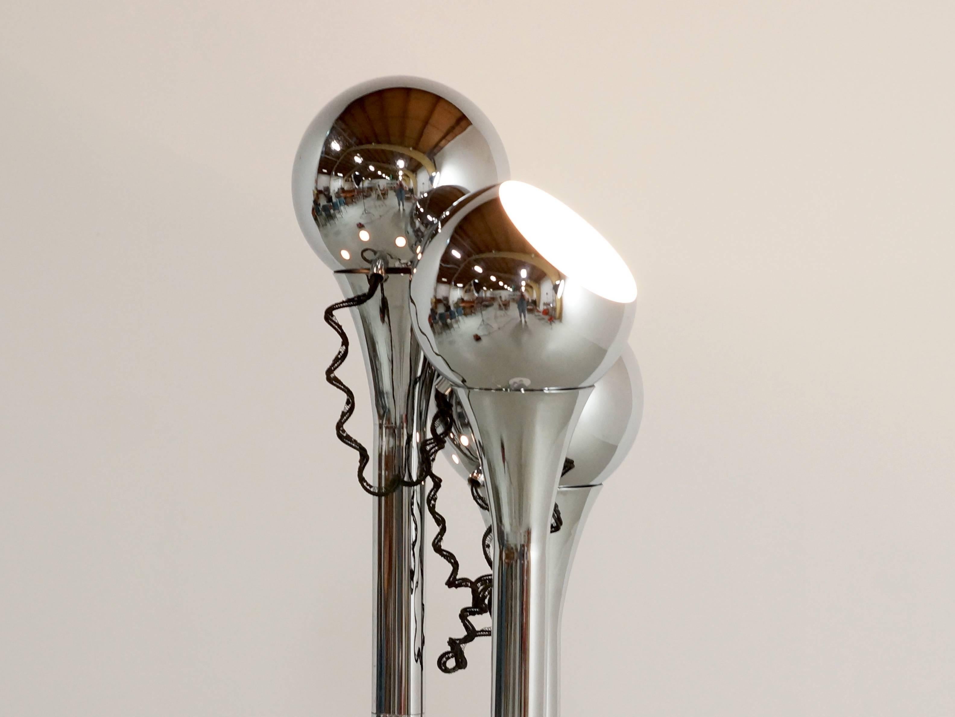 Reggiani Floor Lamp with Three Chrome Spots on a White Base In Good Condition For Sale In 's Heer Arendskerke, NL