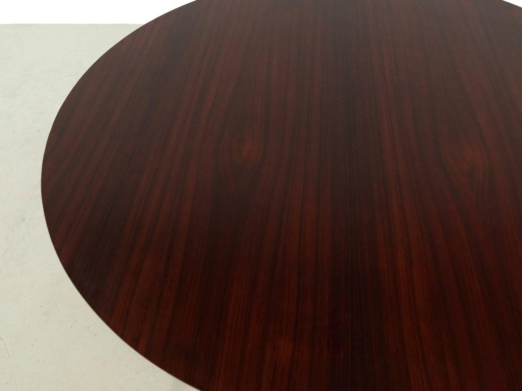 Round Mahogany Dining Table, Italy, 1960s In Good Condition For Sale In 's Heer Arendskerke, NL