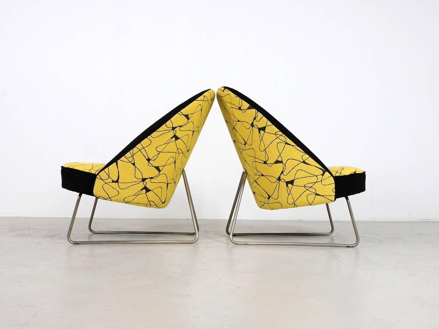 Ultra Rare Yellow and Black Upholstered Artifort 115 by Theo Ruth, 1958 In Excellent Condition For Sale In 's Heer Arendskerke, NL