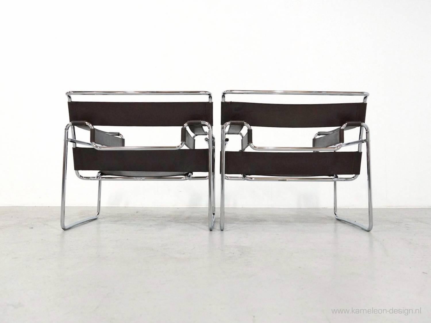 Italian Pair of Deep Brown Leather Wassily Chairs, Marcel Breuer for Gavina, 1970s