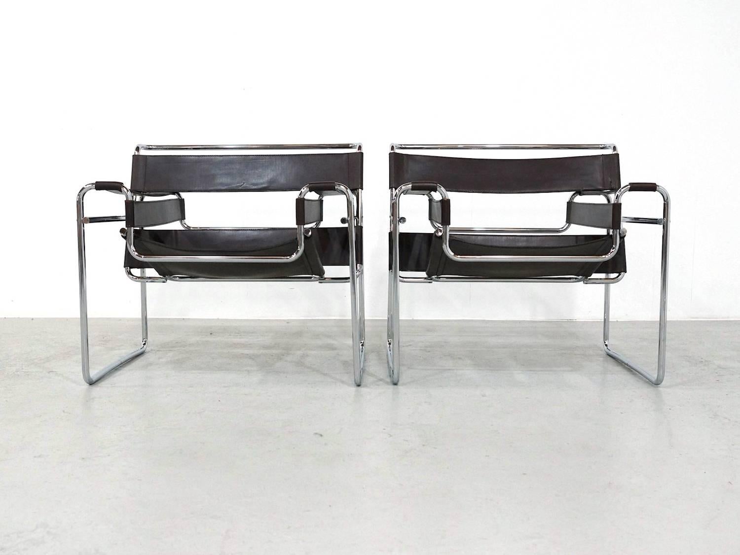 Pair of Deep Brown Leather Wassily Chairs, Marcel Breuer for Gavina, 1970s 4