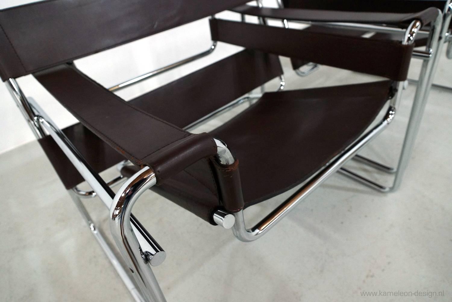 Pair of Deep Brown Leather Wassily Chairs, Marcel Breuer for Gavina, 1970s 3