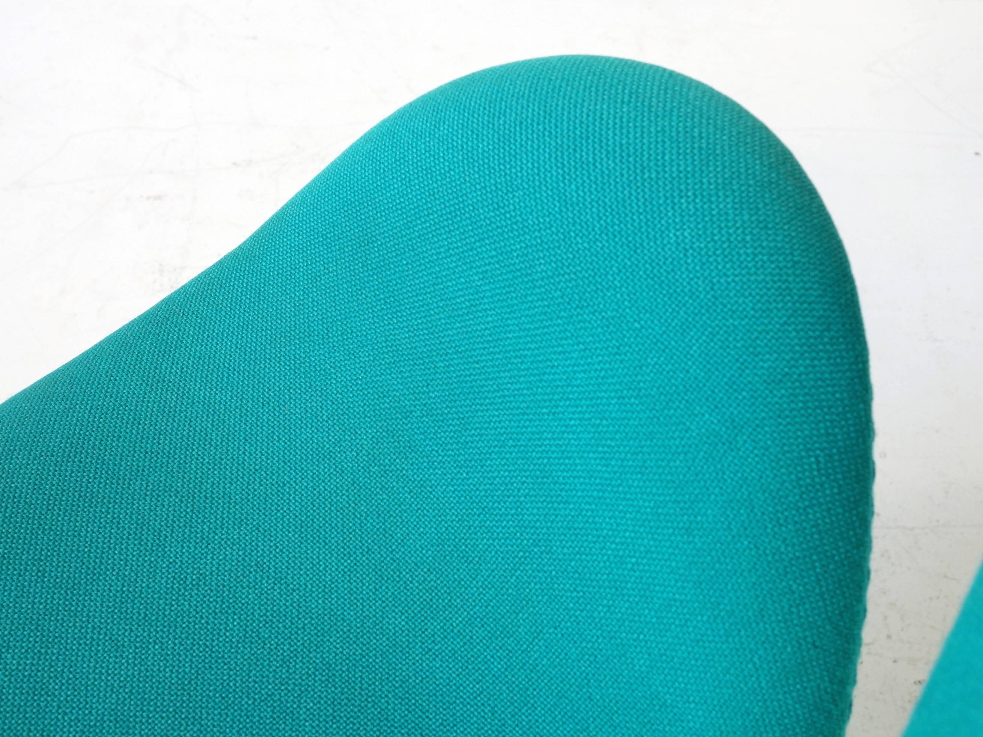 Danish Set of Two Turquoise Swan Chairs by Arne Jacobsen