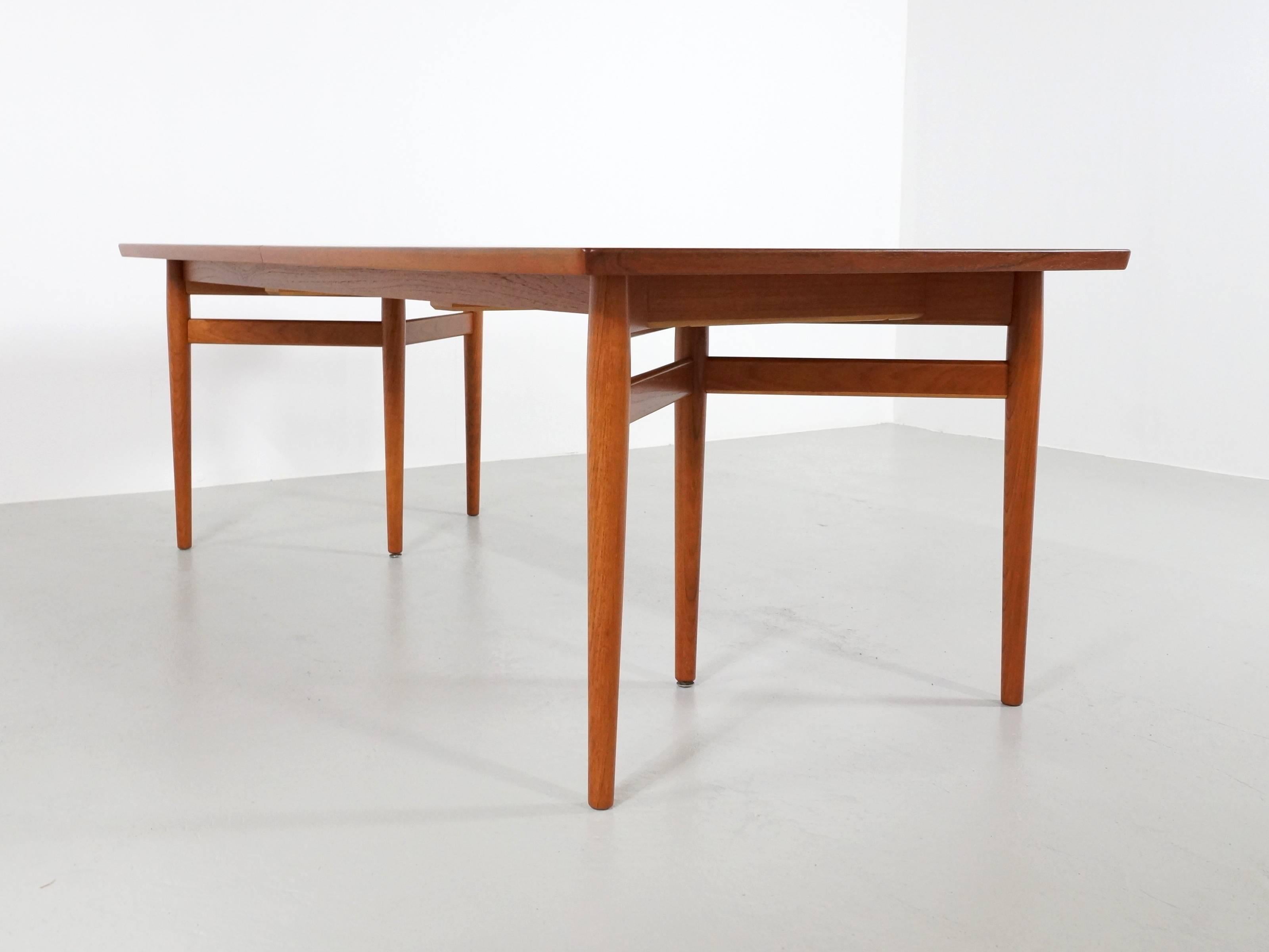 Six Legged Extendable Dining Table by Arne Vodder for Sibast, 1960s 1