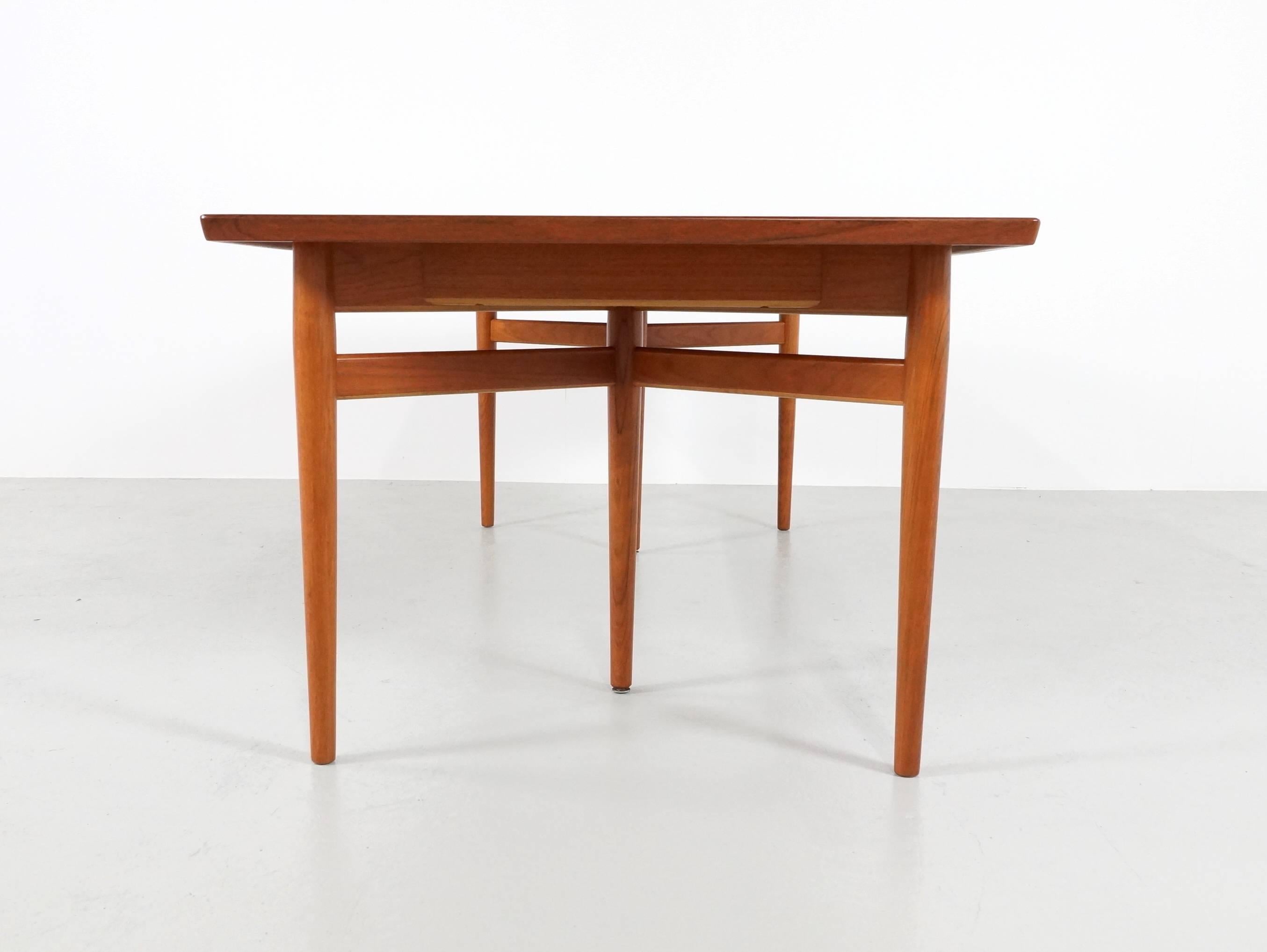 Mid-20th Century Six Legged Extendable Dining Table by Arne Vodder for Sibast, 1960s
