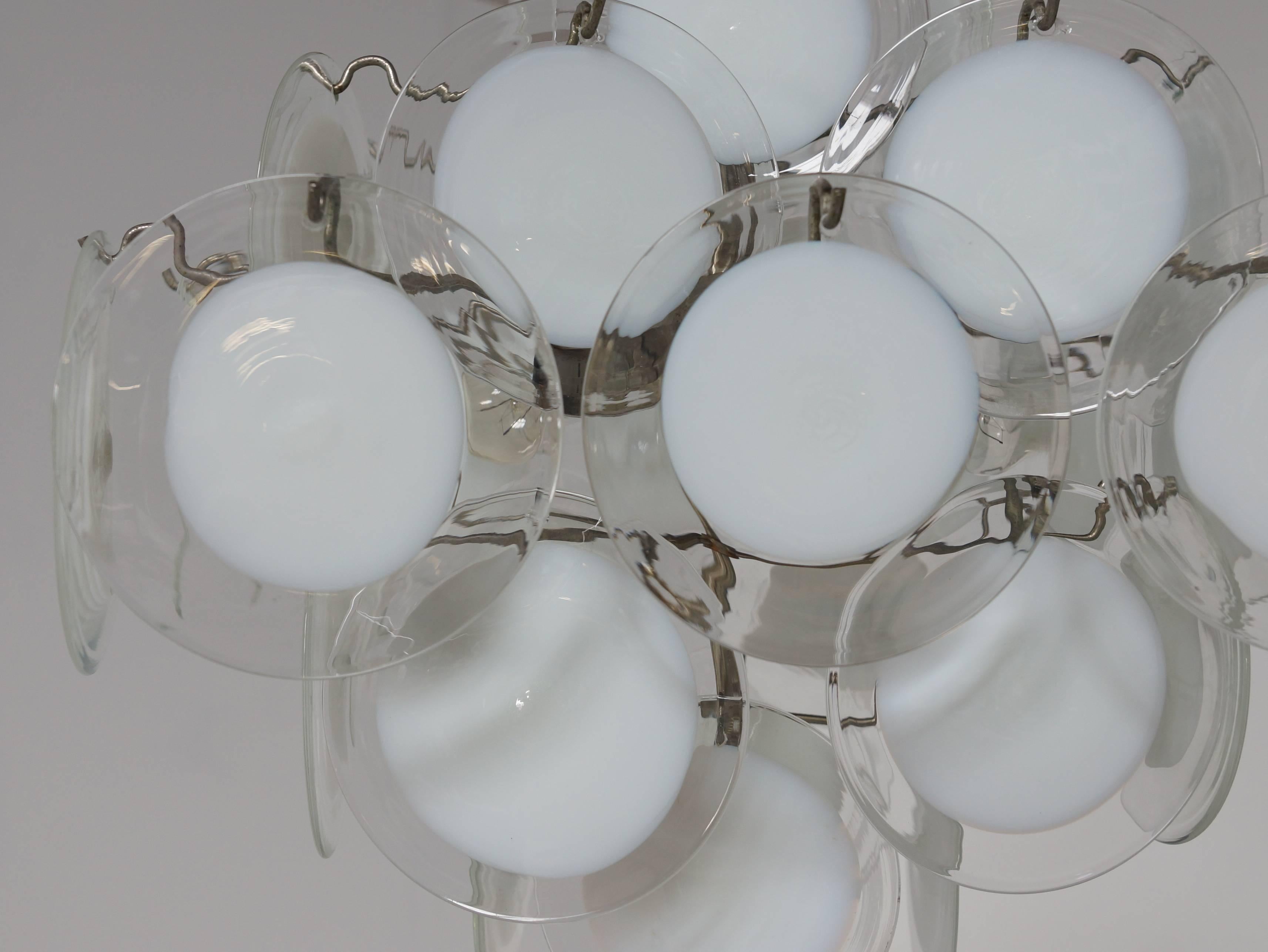 Mid-Century Modern Vistosi Murano Chandelier in White and Clear Glass For Sale