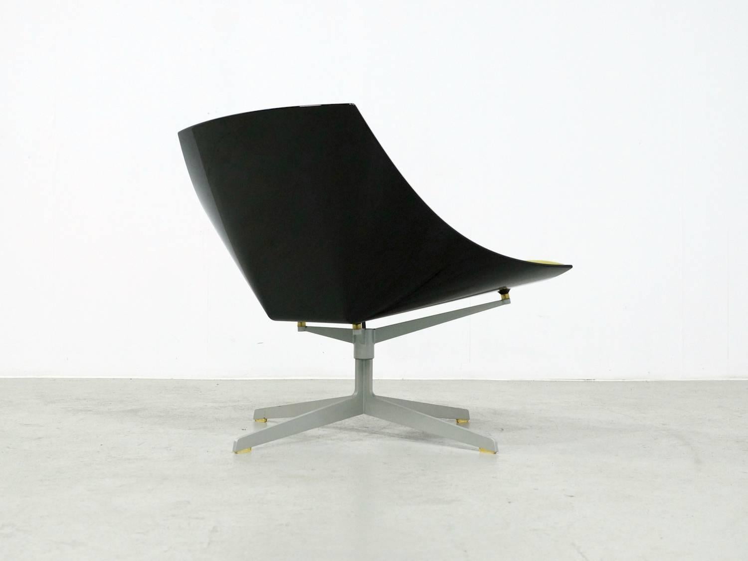 Contemporary Black and Olive Green Space Series Chair Fritz Hansen Model JL 10 For Sale