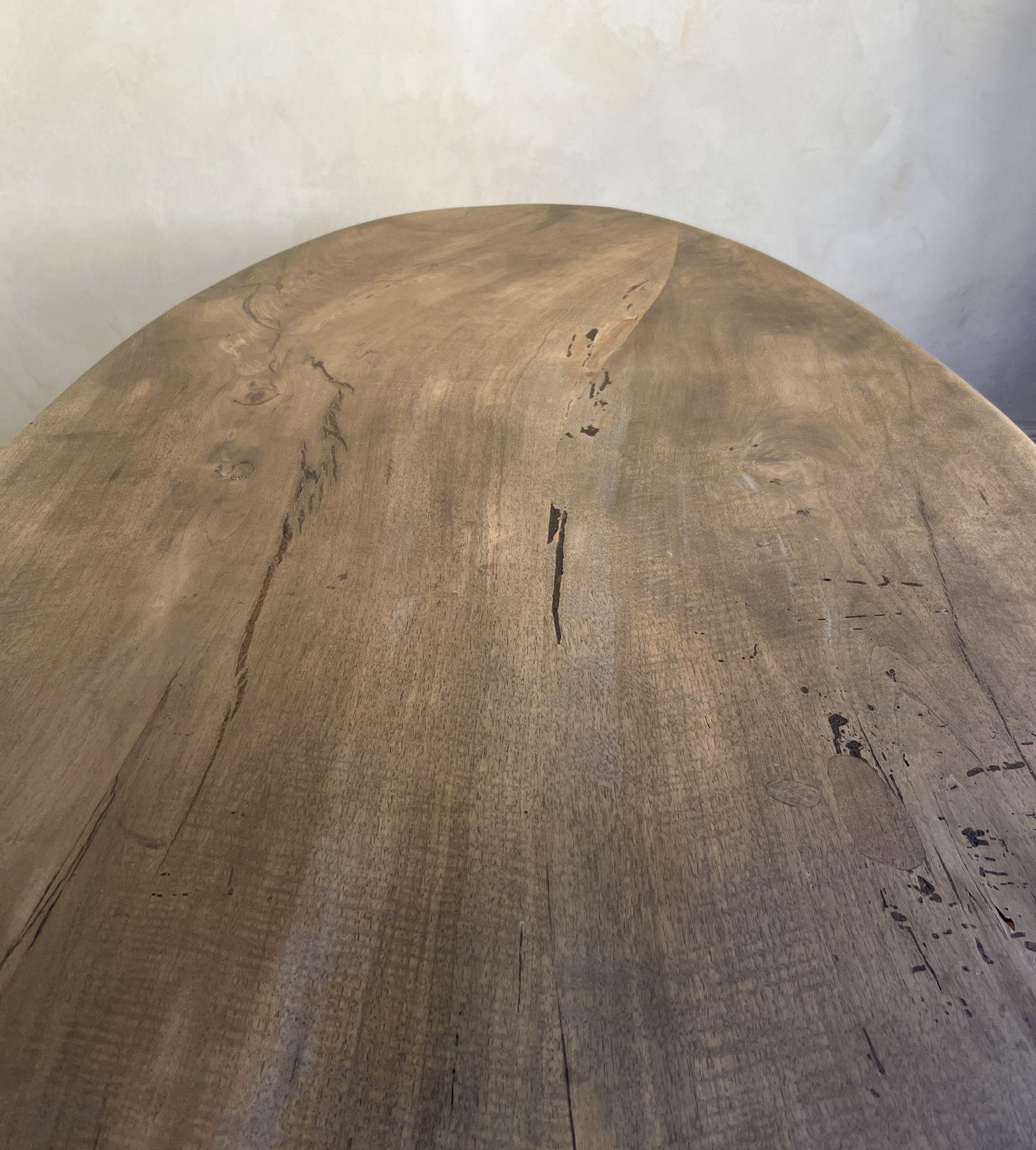 Custom walnut 2 plank top oval dining table Model LUSI For Sale 3