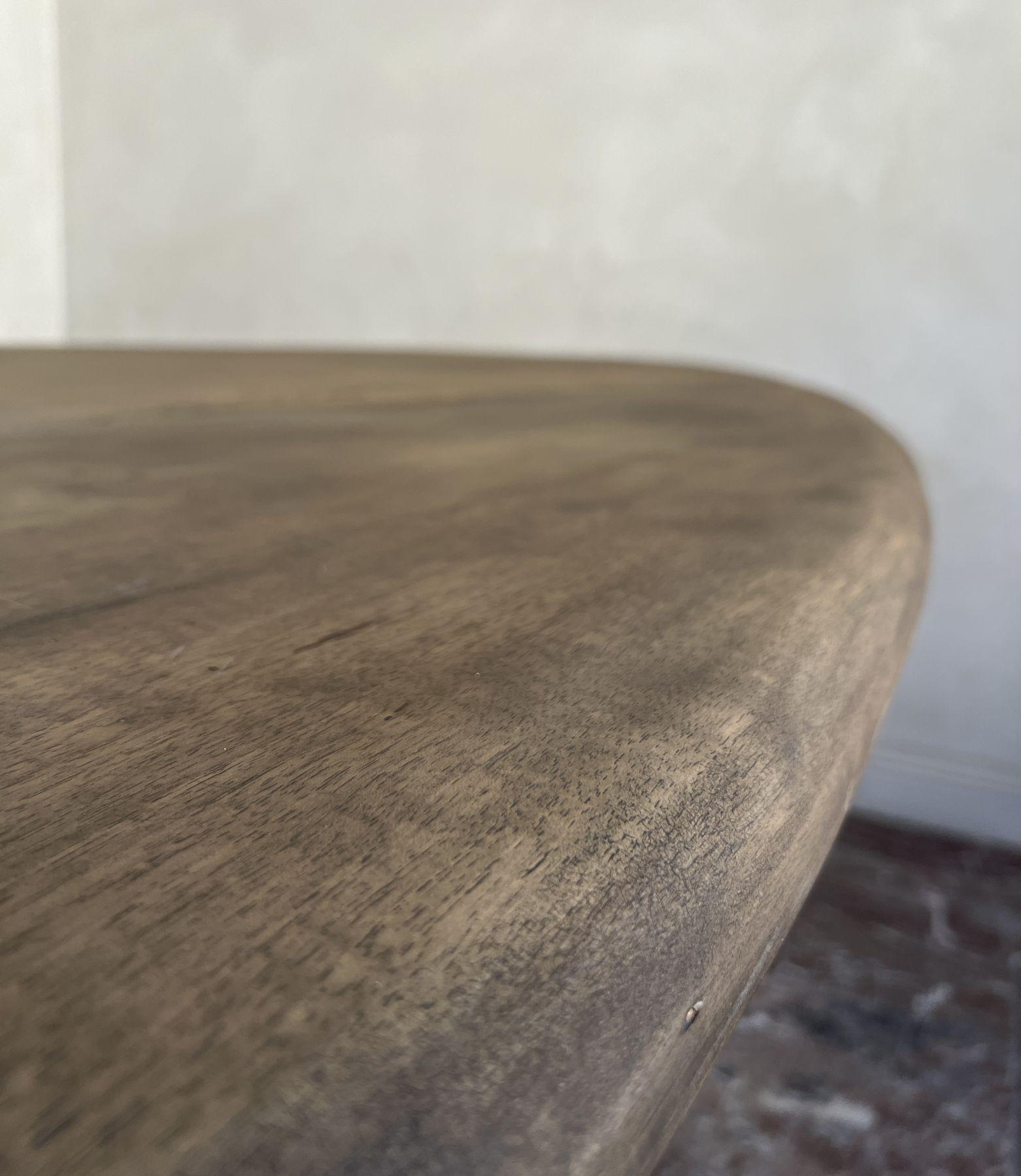 Custom walnut 2 plank top oval dining table Model LUSI For Sale 7