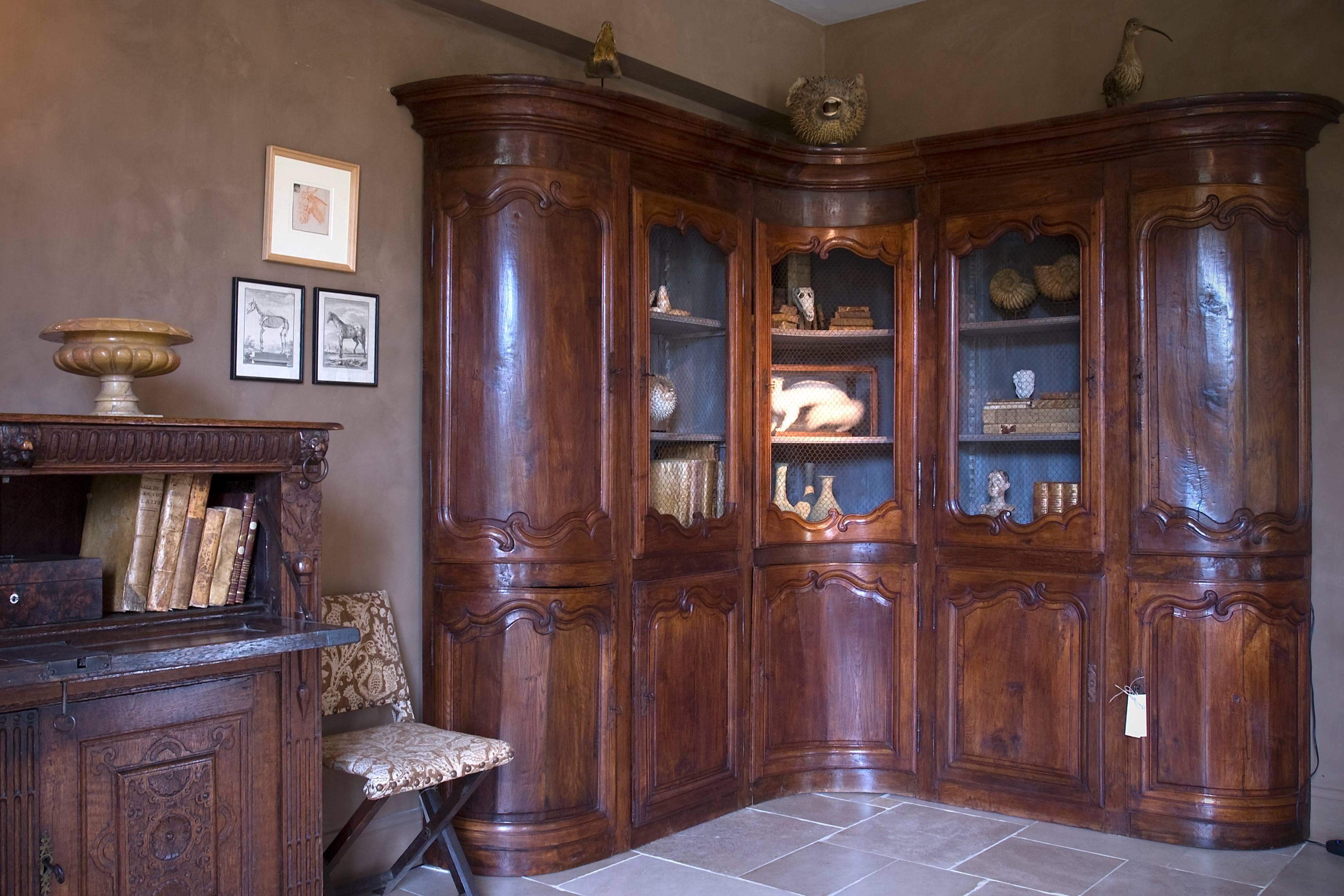 This mid-18th century oak corner cupboard originates from the Prebysterie (living quarters of a pastor) of the small Normandy village of Foie, now part of Normanville. It was reputed to be removed during the French revolution and ended up in a