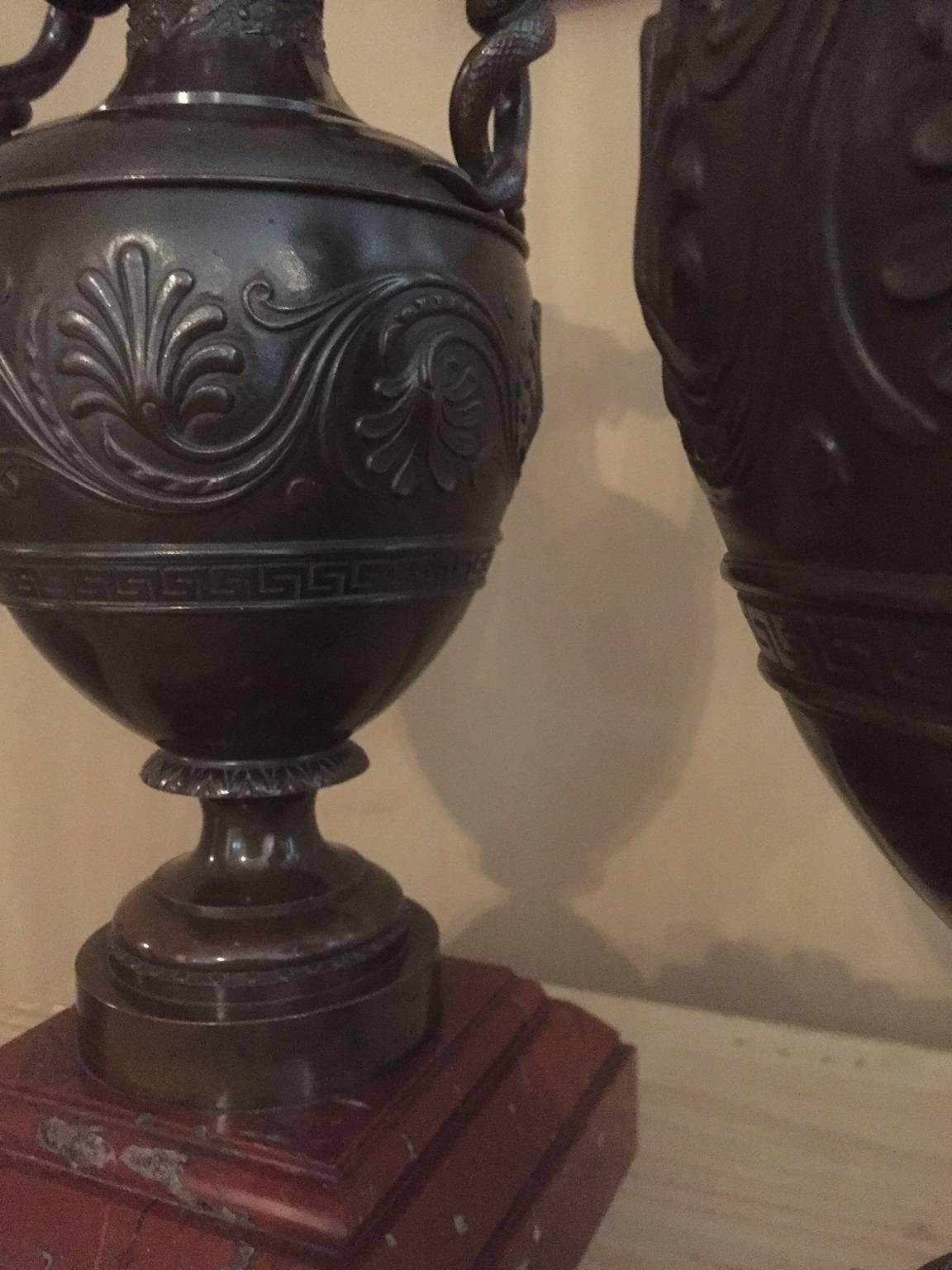 19th Century Neoclassical Urns In Excellent Condition For Sale In Vosselaar, BE