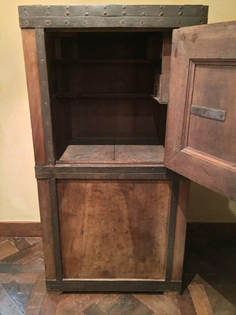Strongbox Safe Walnut Armoire Cupboard In Good Condition In Vosselaar, BE