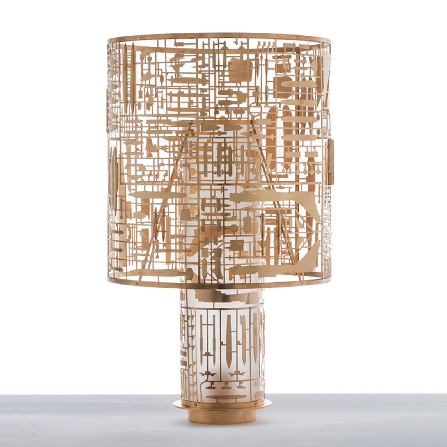 Disarmante (“Disarming”) is the table lamp by Gio Tirotto for the collection 