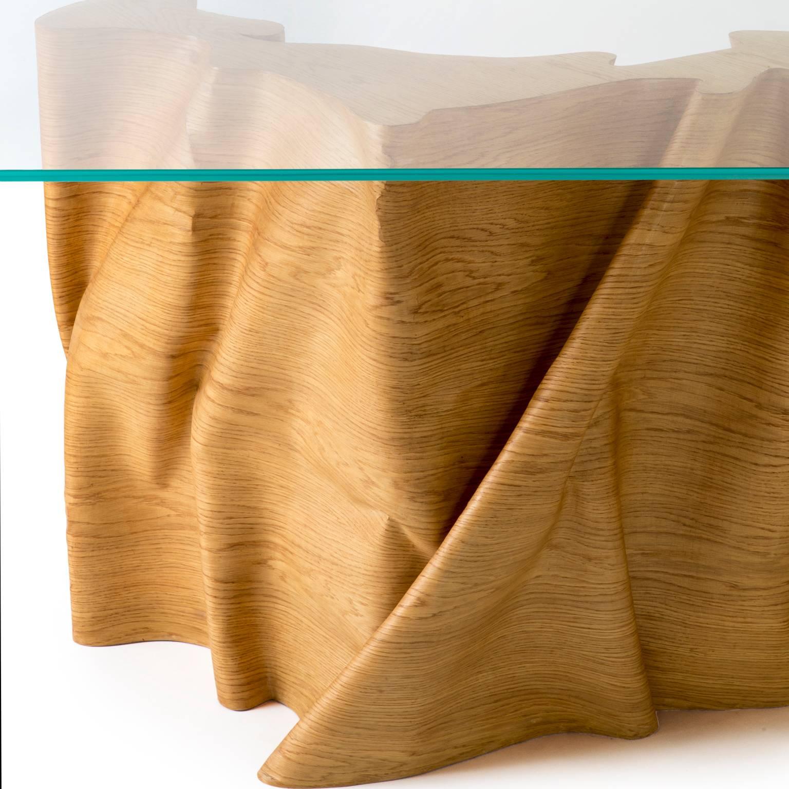 Una „Articolo Indeterminativo“ Tisch aus geschwungenem Holz und Kristall (Italienisch) im Angebot