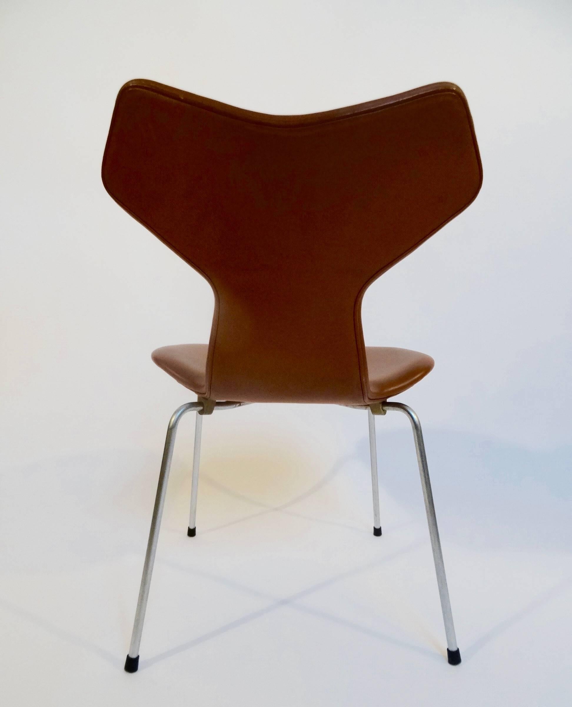 Danish Grand Prix Chair by Arne Jacobsen Fro Fritz Hansen, 1964 For Sale