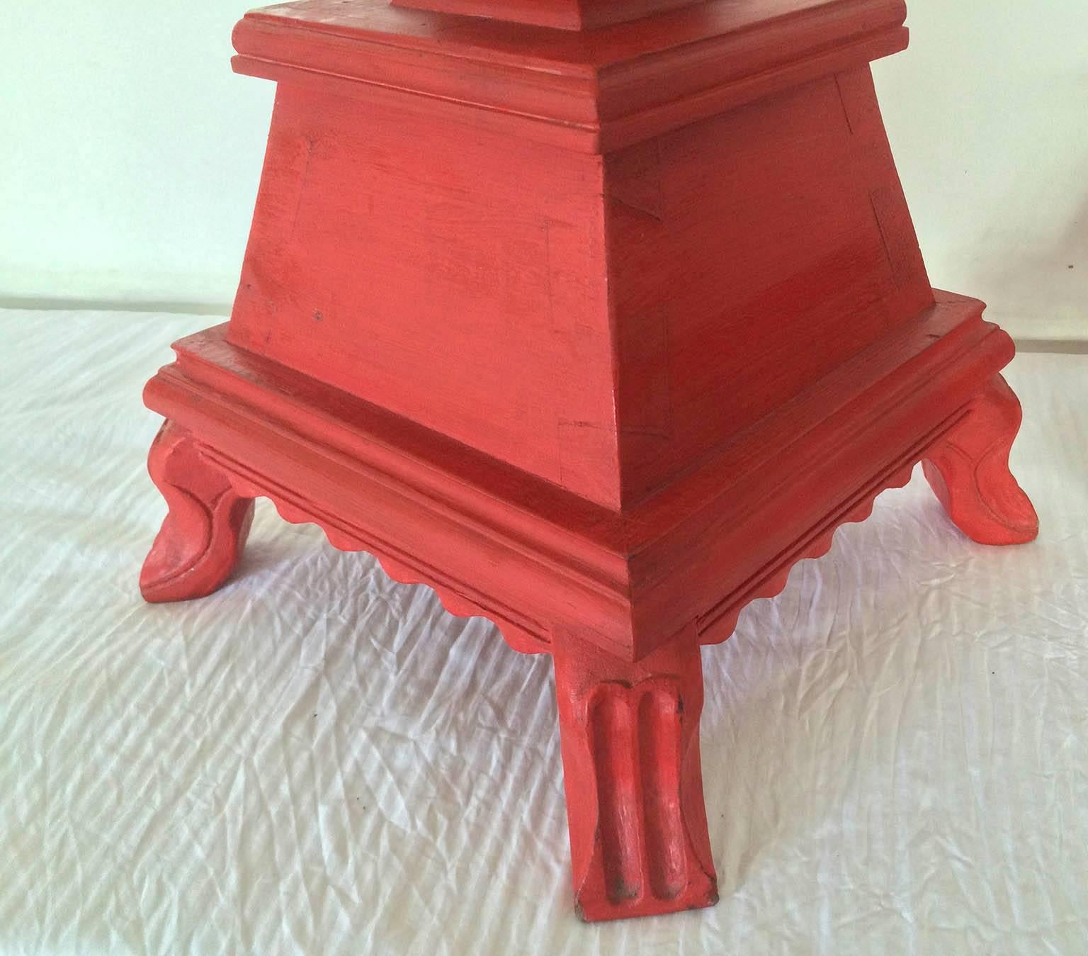 21st Century Set of Red Hand-Carved Wood Candleholders/Blandones For Sale 3