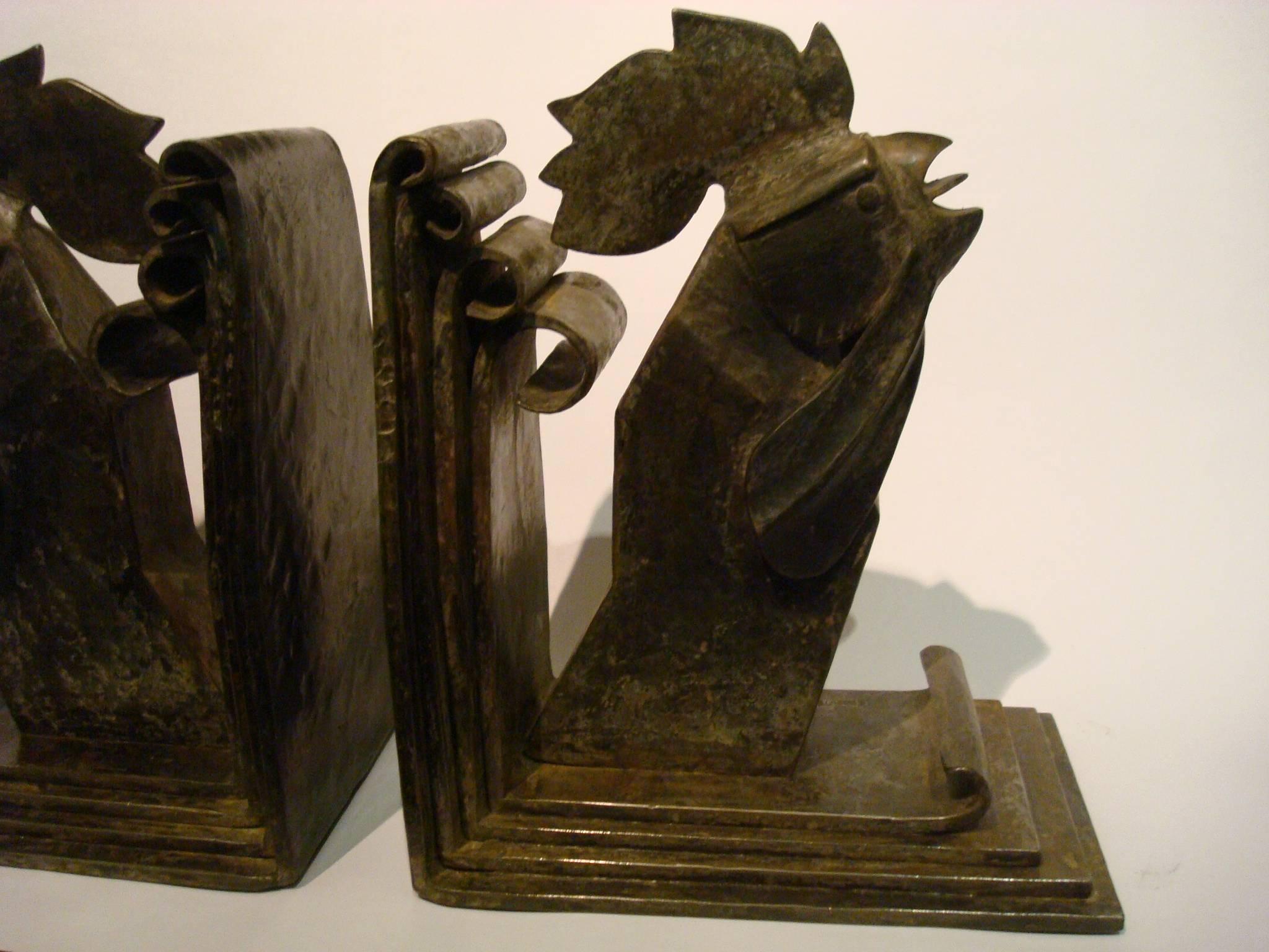 Edgar Brandt Art Deco Pair of Wrought Iron Rooster Bookends In Good Condition In Buenos Aires, Olivos