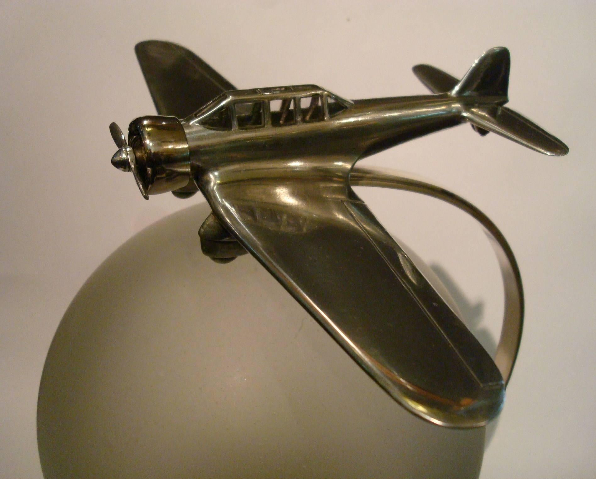 Fantastic airplane U.S.A. fighter table lamp, circa 1942. The lamp was made for a pilot's hotel in Buenos Aires- Argentina. Lovely aviation model.