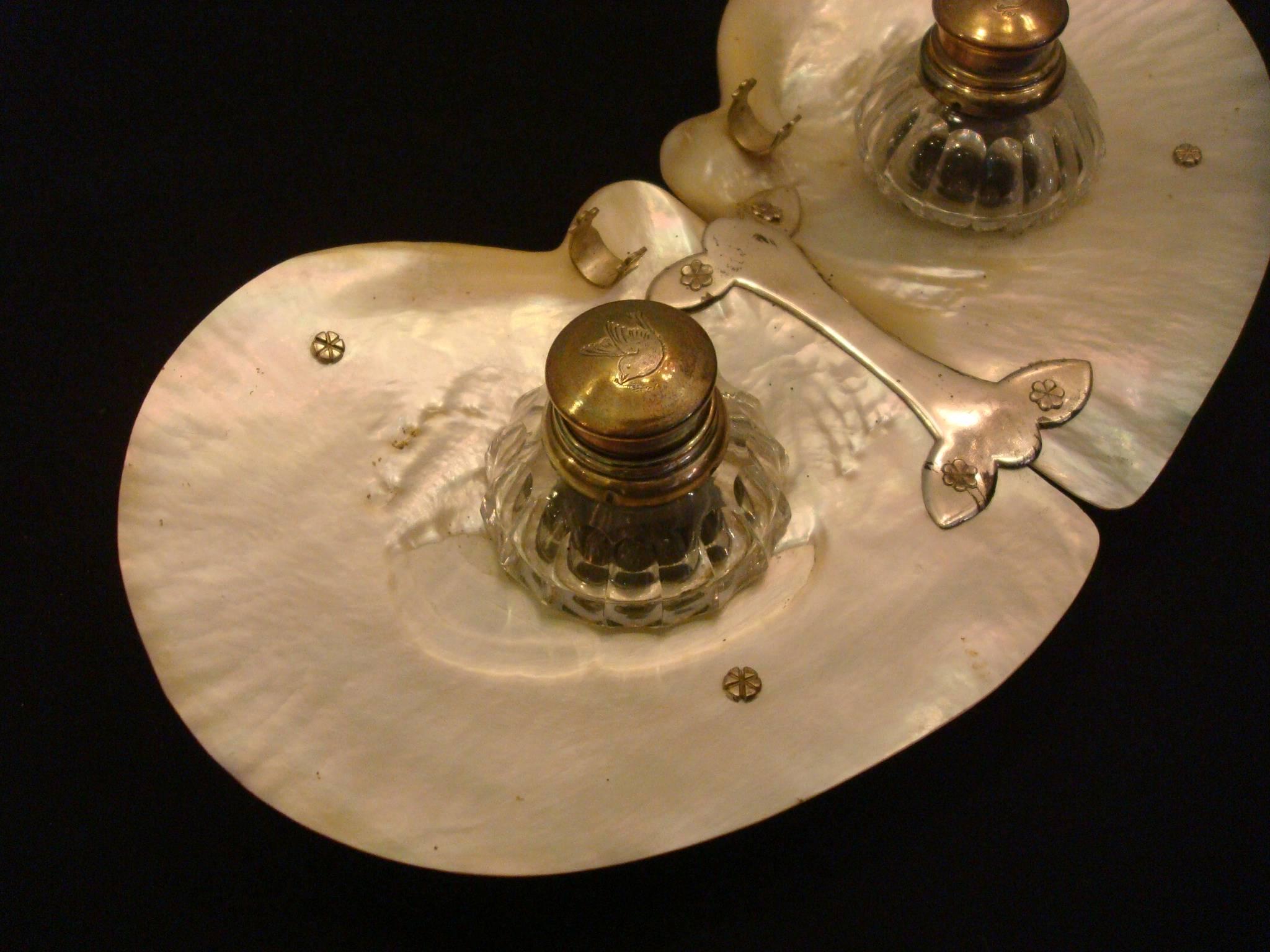 Mother of Pearl English Desk Inkwell In Good Condition For Sale In Buenos Aires, Olivos