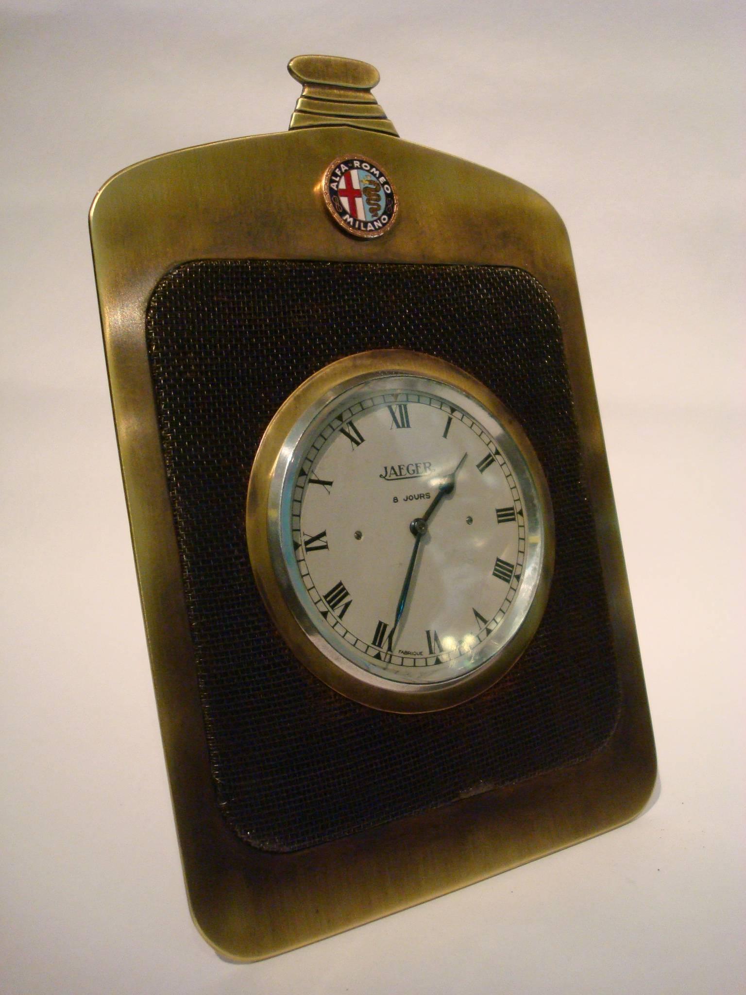 Alfa Romeo Classic Car Radiator Desk Clock, Jaeger, 1920er Jahre. Automobilia (Klassisch-römisch) im Angebot