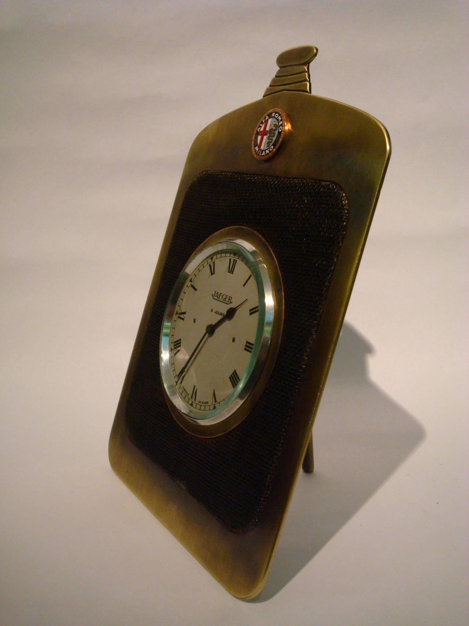 Suisse Horloge de bureau à radiateur Alfa Romeo Classic Car, Jaeger, années 1920. Automobiles en vente