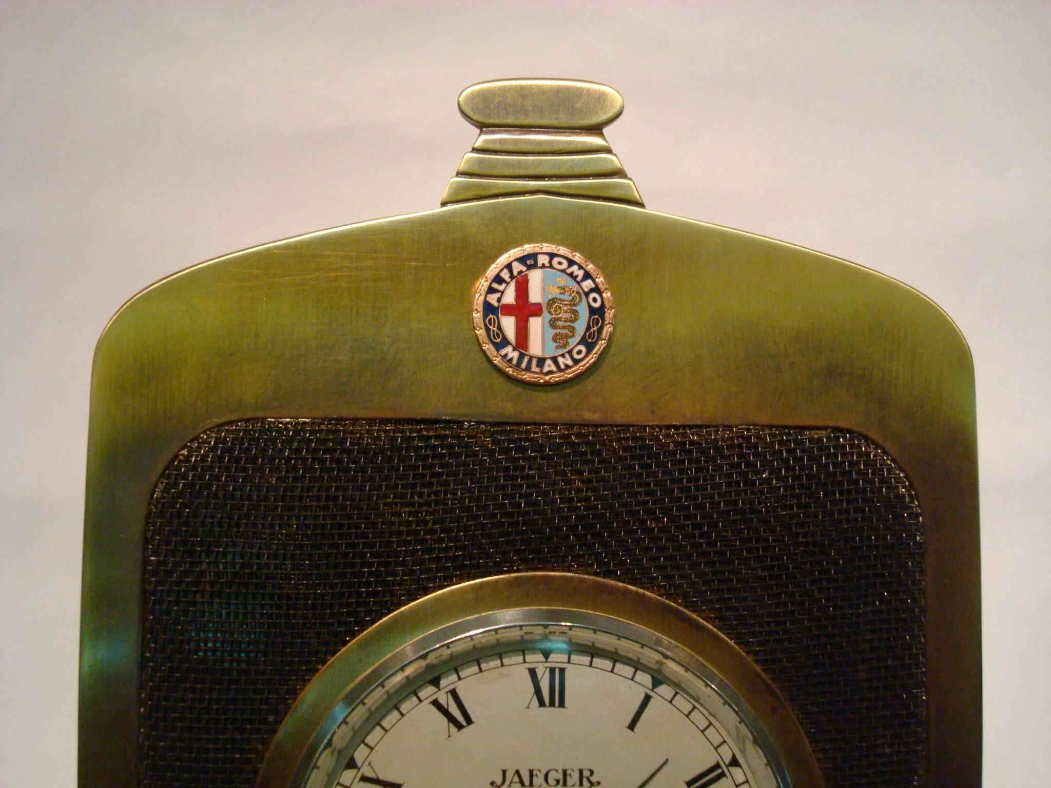 Laiton Horloge de bureau à radiateur Alfa Romeo Classic Car, Jaeger, années 1920. Automobiles en vente