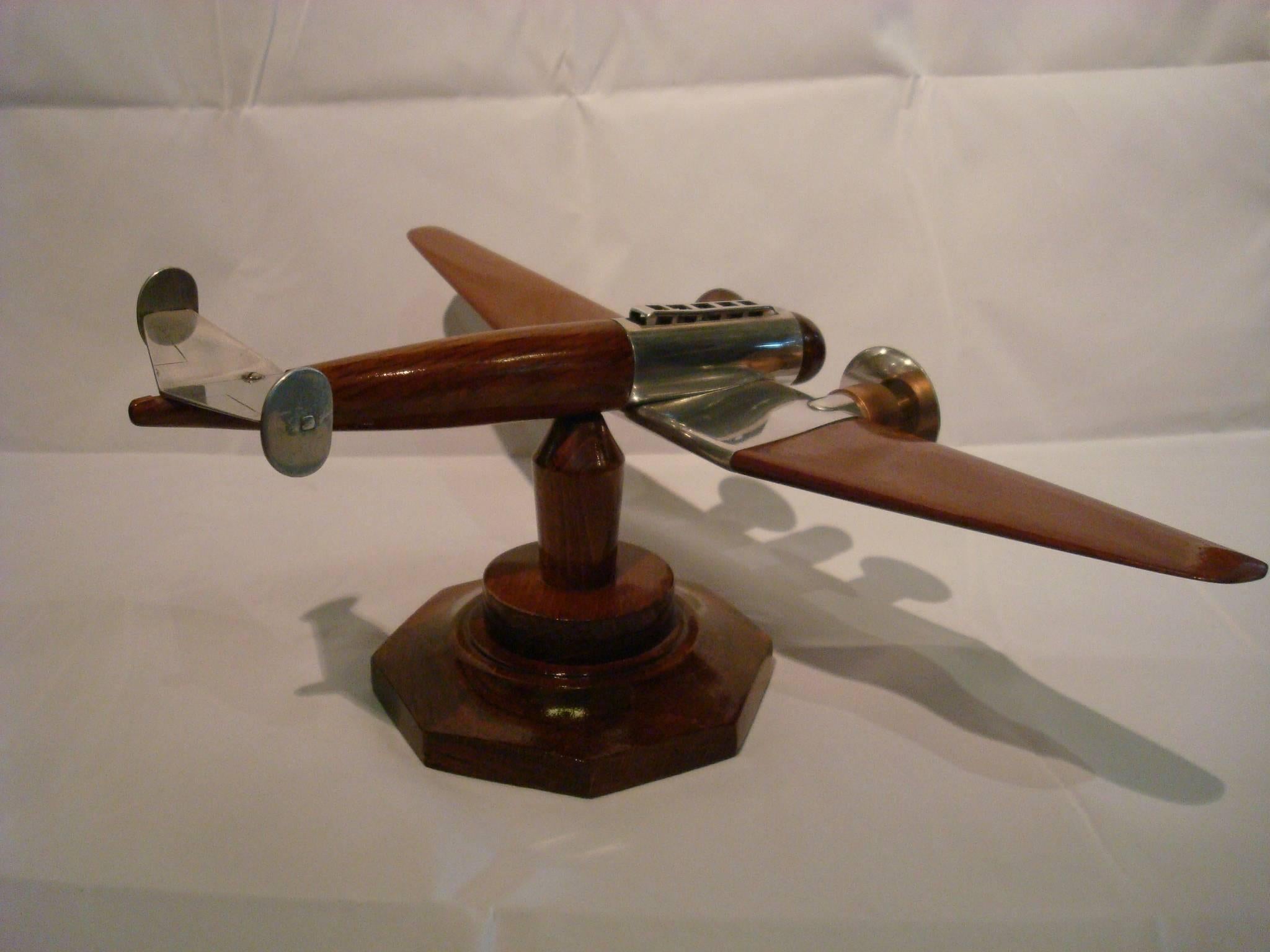 Fantastic Art Deco aviation desk bomber model. Unique piece!
 
