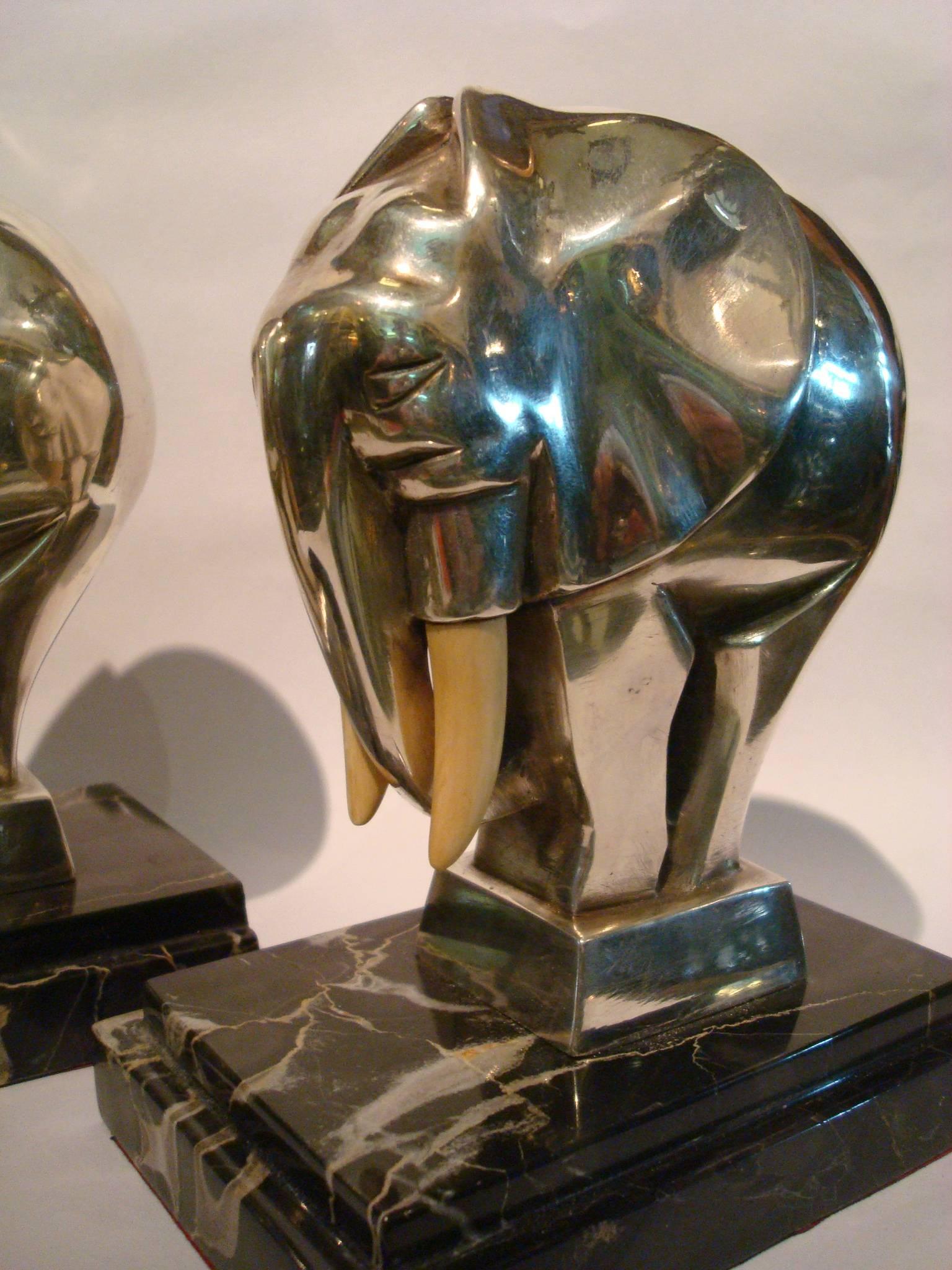 Fantastic Art Deco Elephant Bookends Signed G. H. Laurent, France, 1920s In Good Condition In Buenos Aires, Olivos