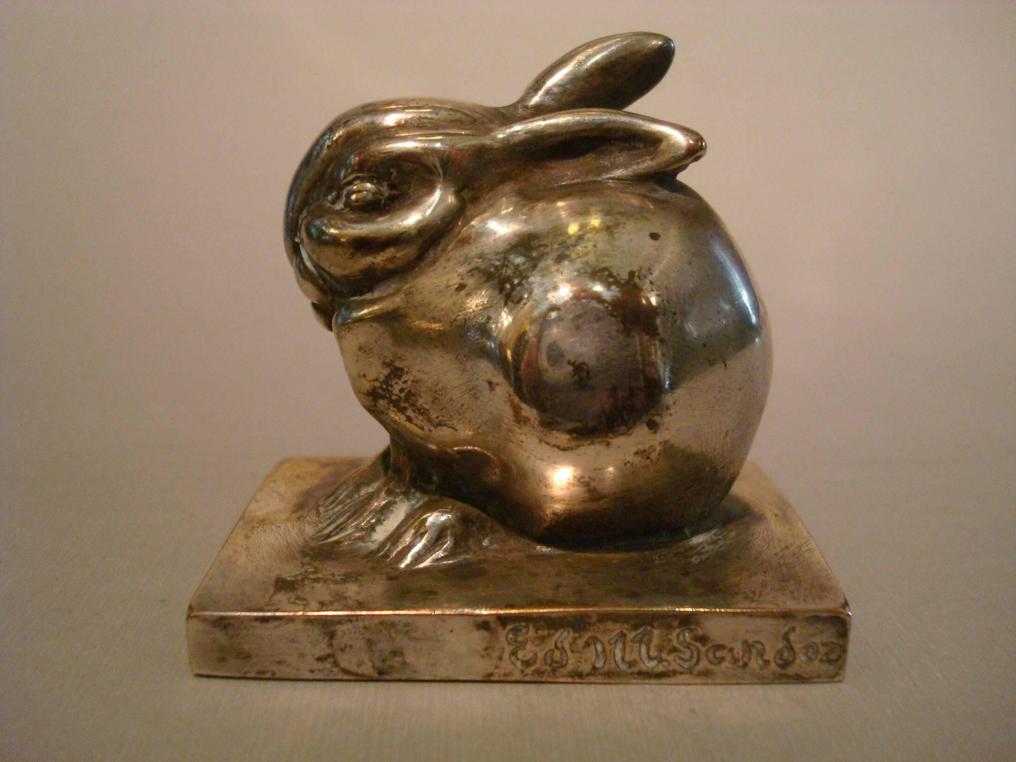 Kleiner versilberter Bronze-Lapin im Art déco-Stil von Edouard Marcel Sandoz, Kaninchen, signiert (Französisch) im Angebot