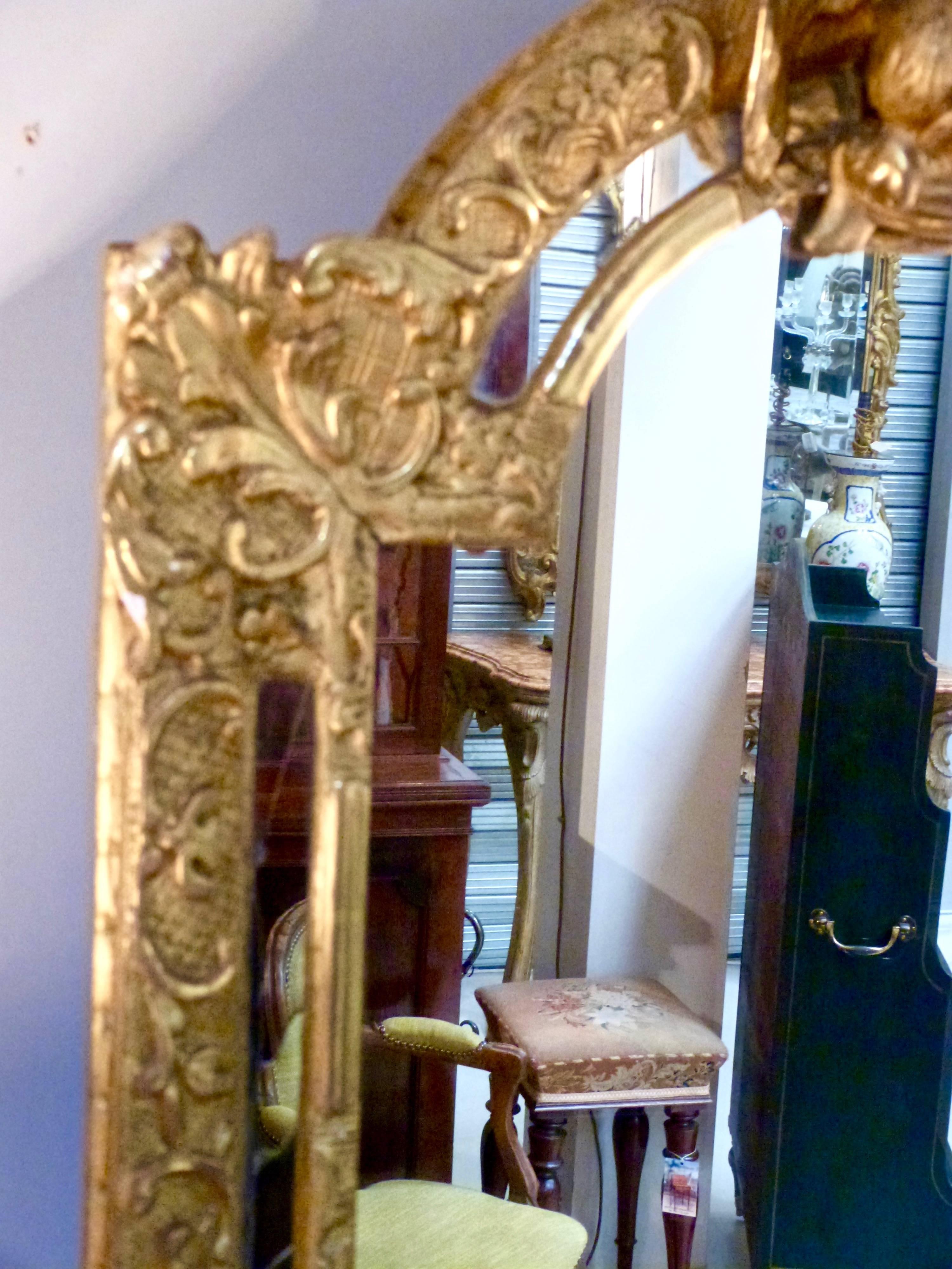 British 18th Century Water Gilt Carved Frame Mirror For Sale