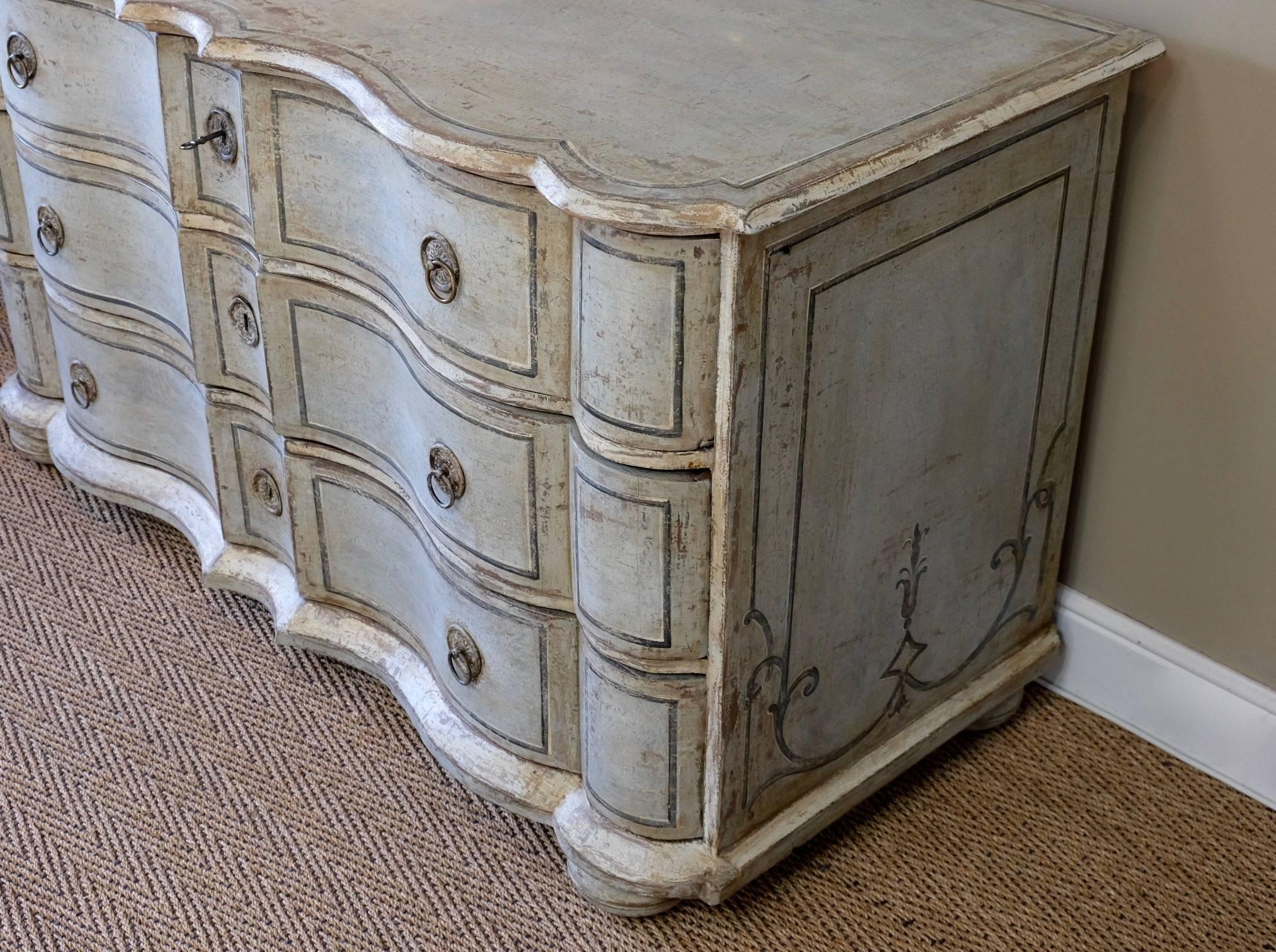 Large-Scale Serpentine Painted Commode In Distressed Condition In Froxfield, Wiltshire