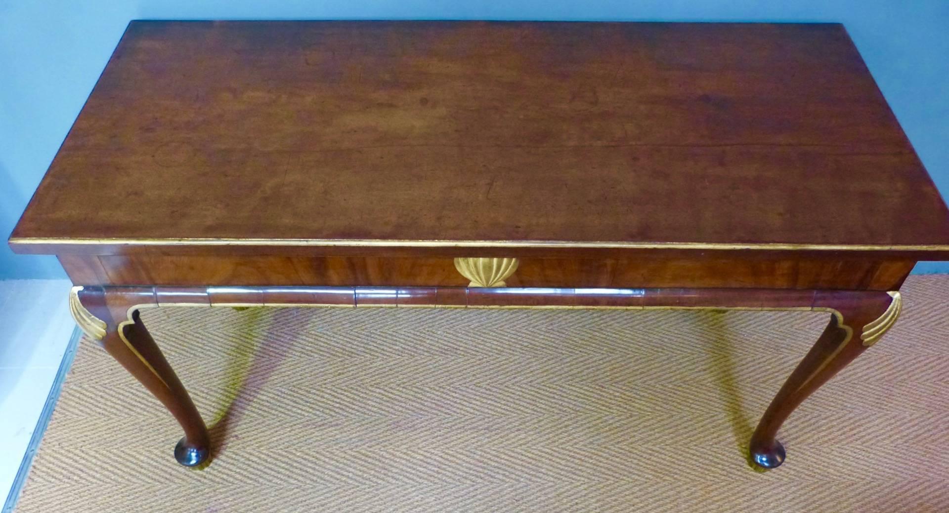George II Style Console Table with Parcel-Gilt Decoration In Excellent Condition For Sale In Froxfield, Wiltshire